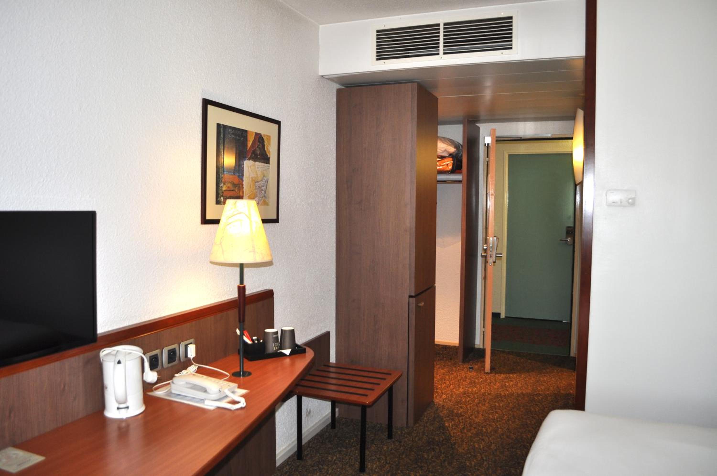 Standard Double Room - Photo 4