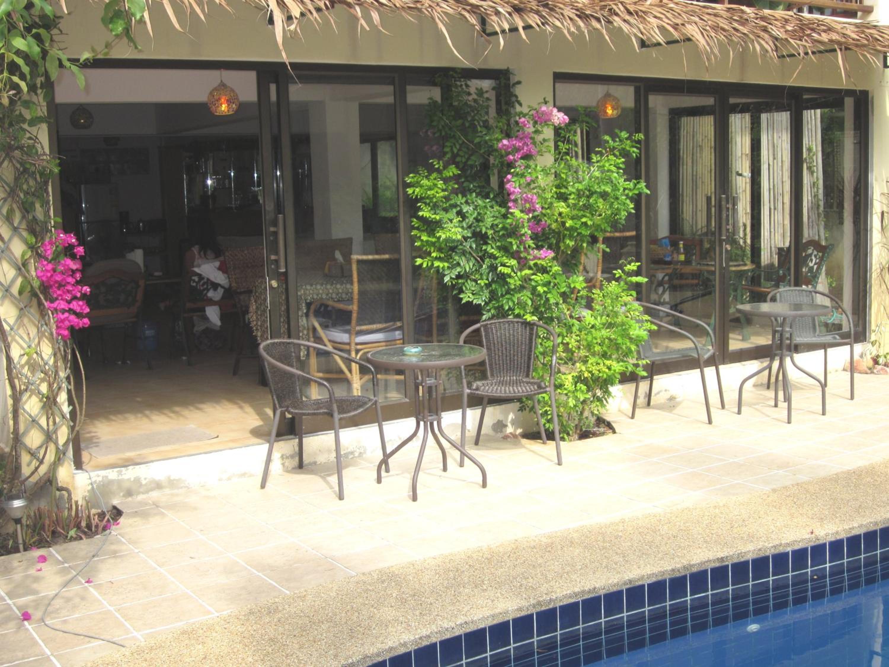 Poolside Bungalow  photo 2