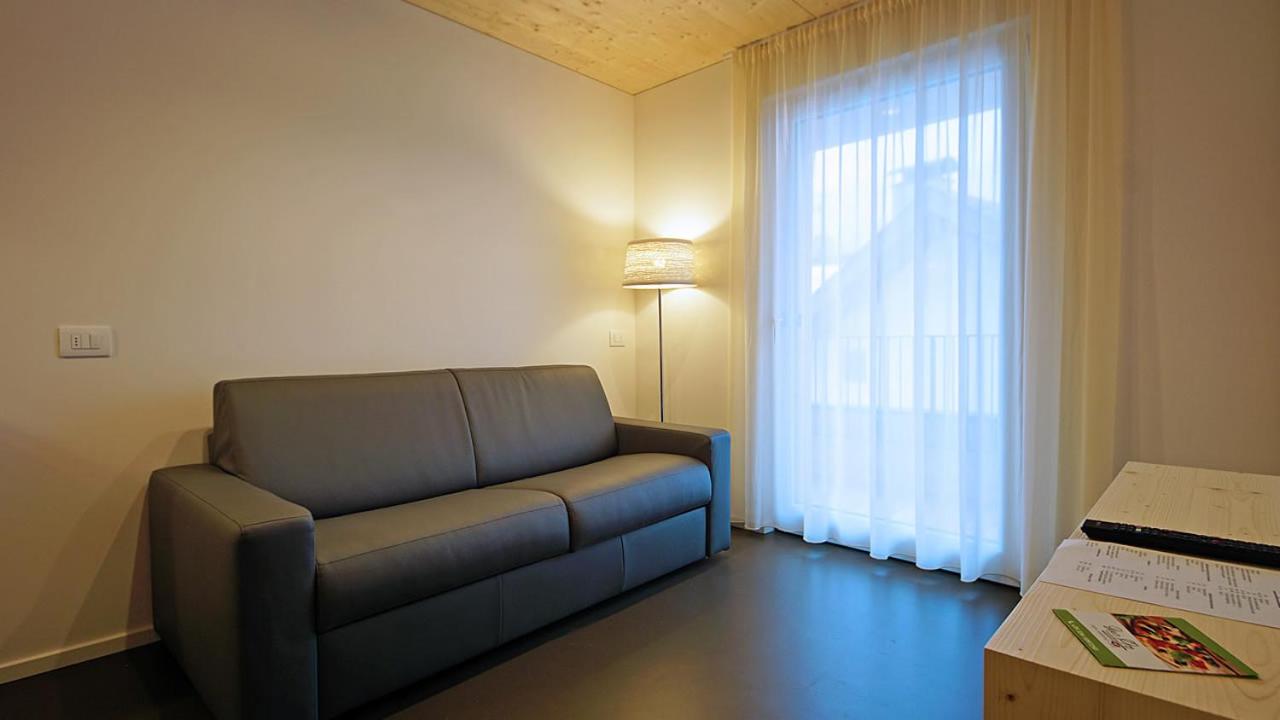 One-Bedroom Apartment photo 3