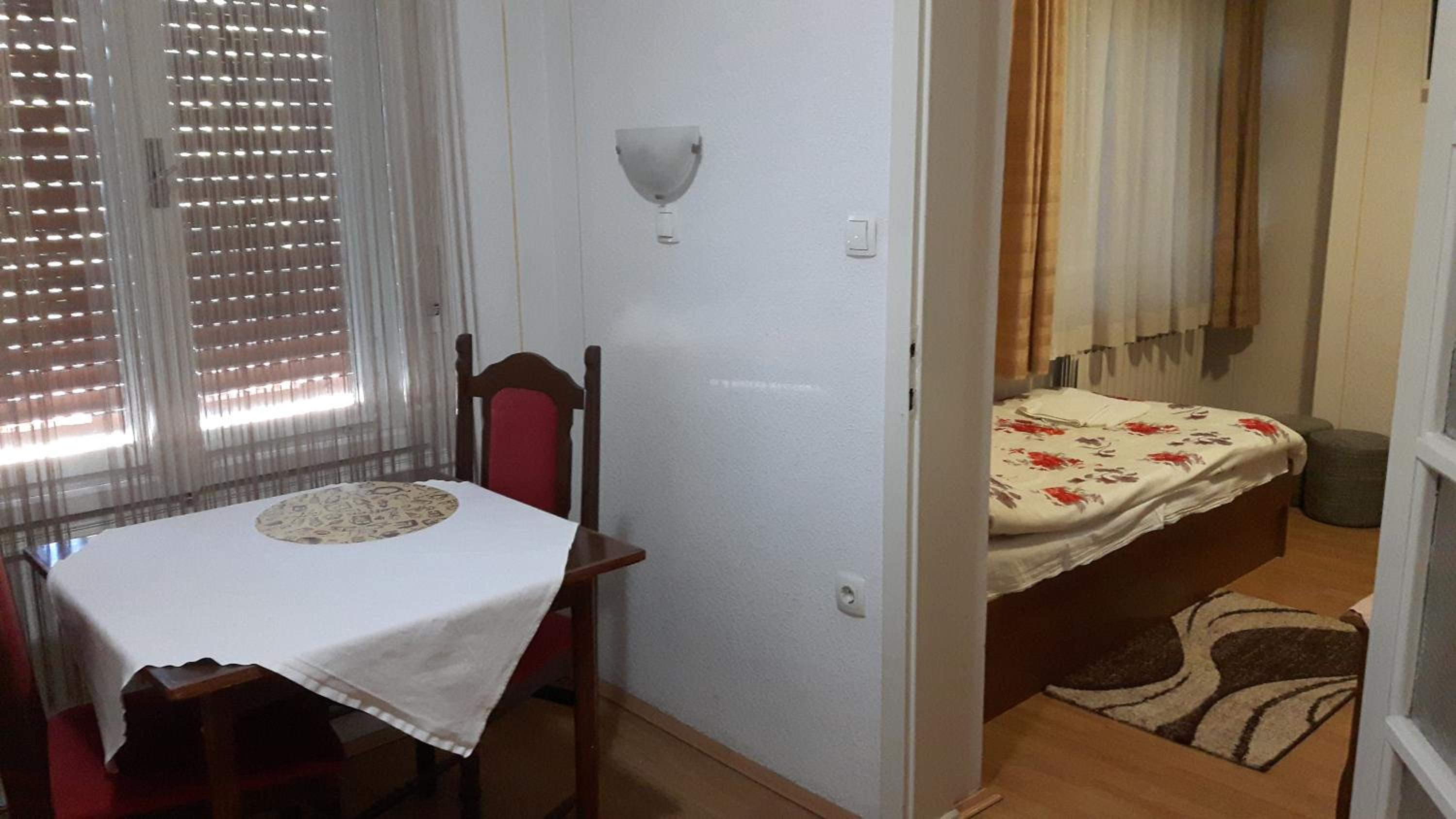 Twin Room with Private Bathroom photo 1