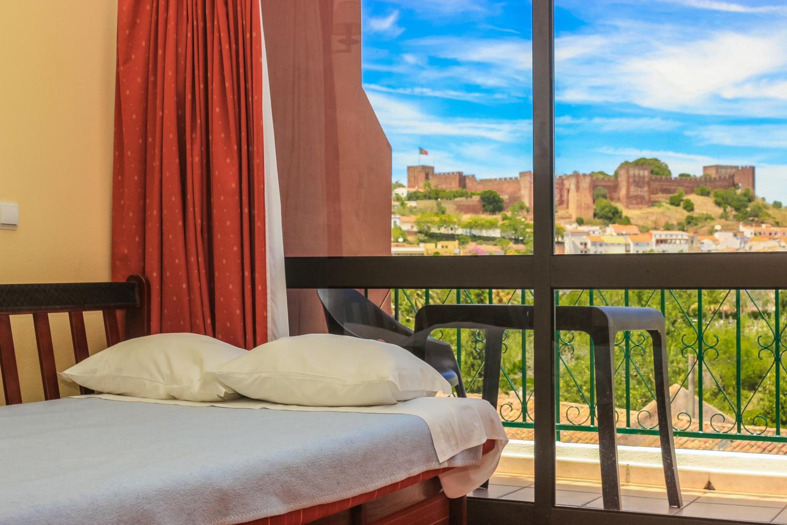 Triple Room with Castle View - Photo 3