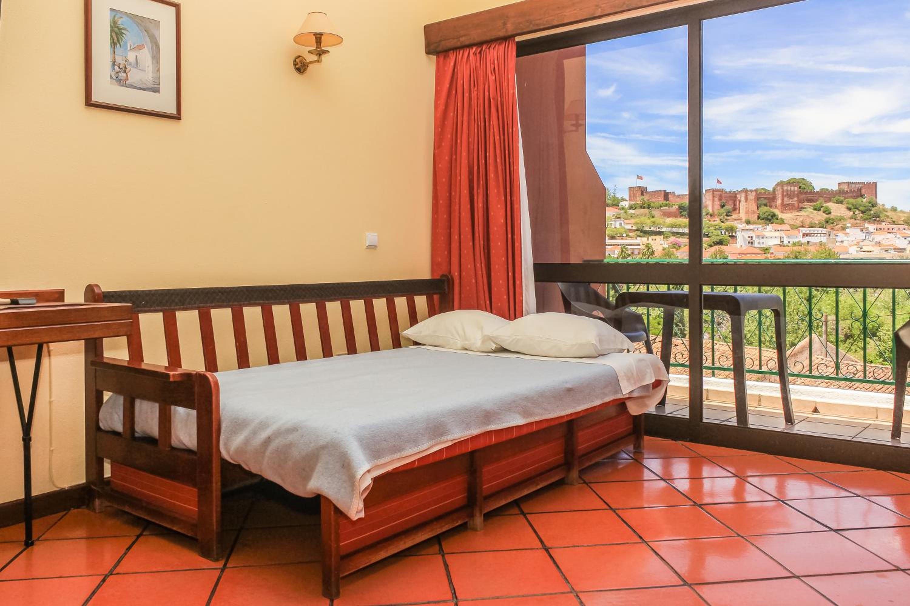 Triple Room with Castle View - Photo 1