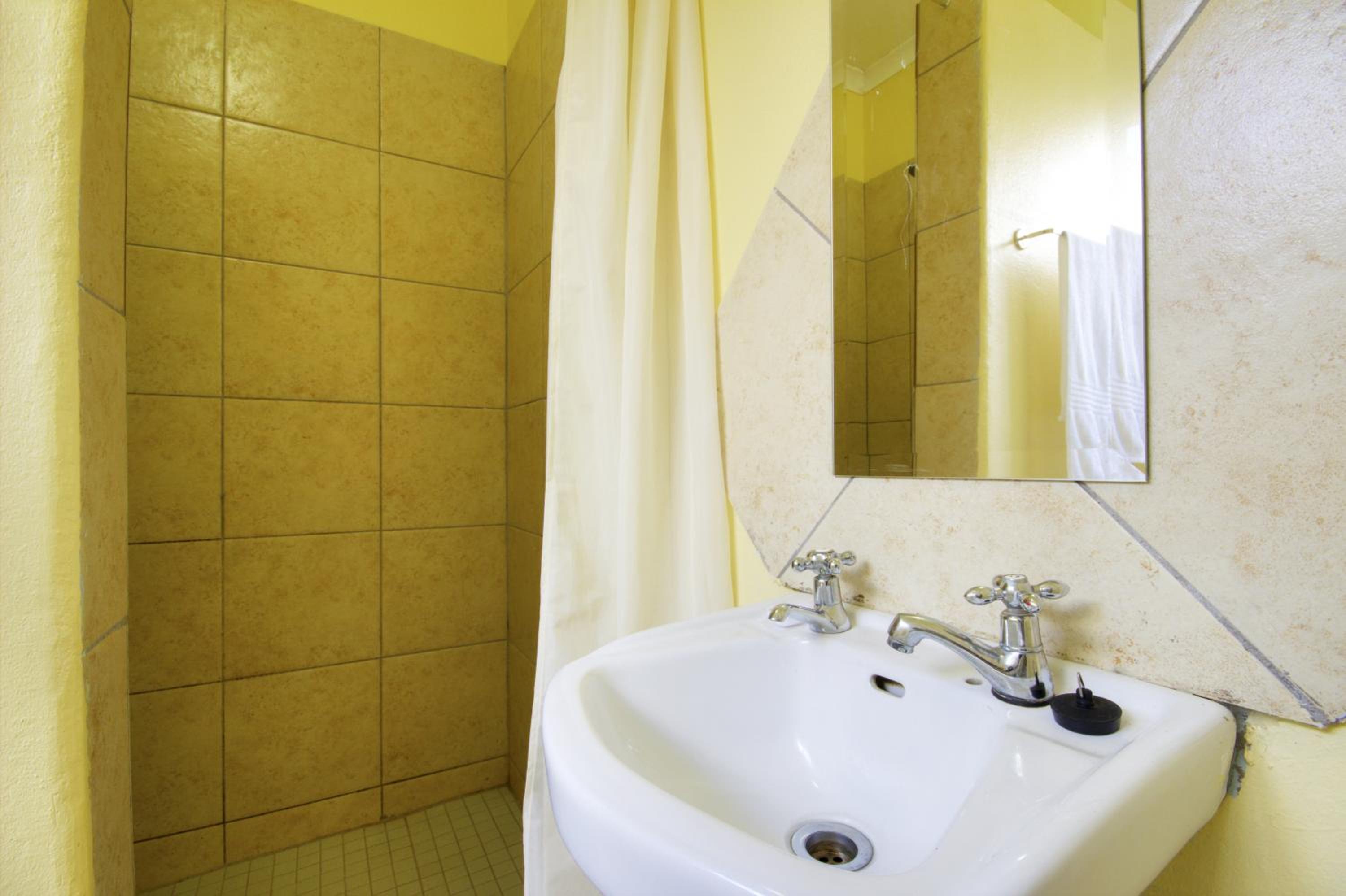 Superior Double Room with Shower - Photo 5