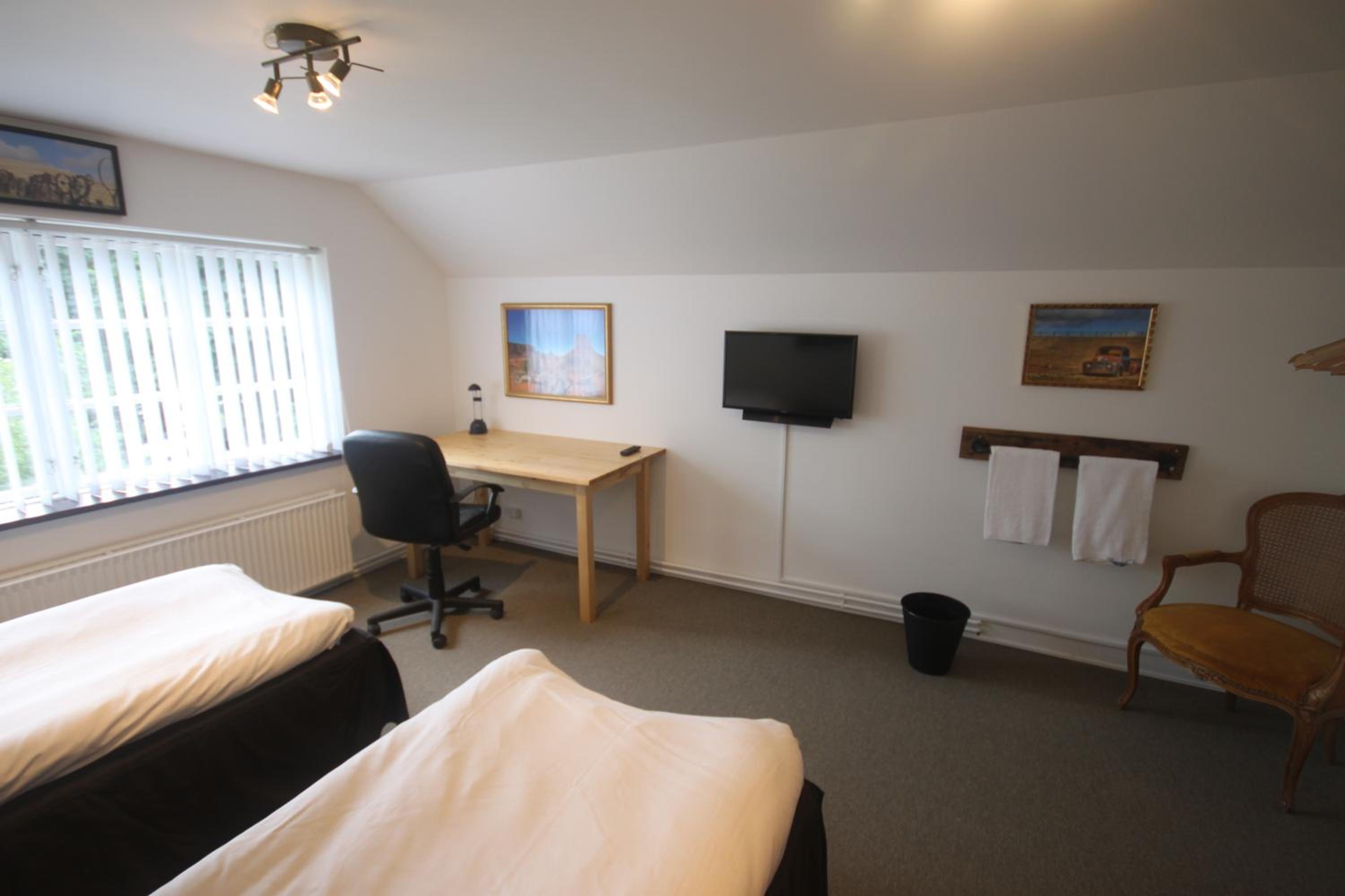 Budget Double Room With Shared Bathroom photo 2