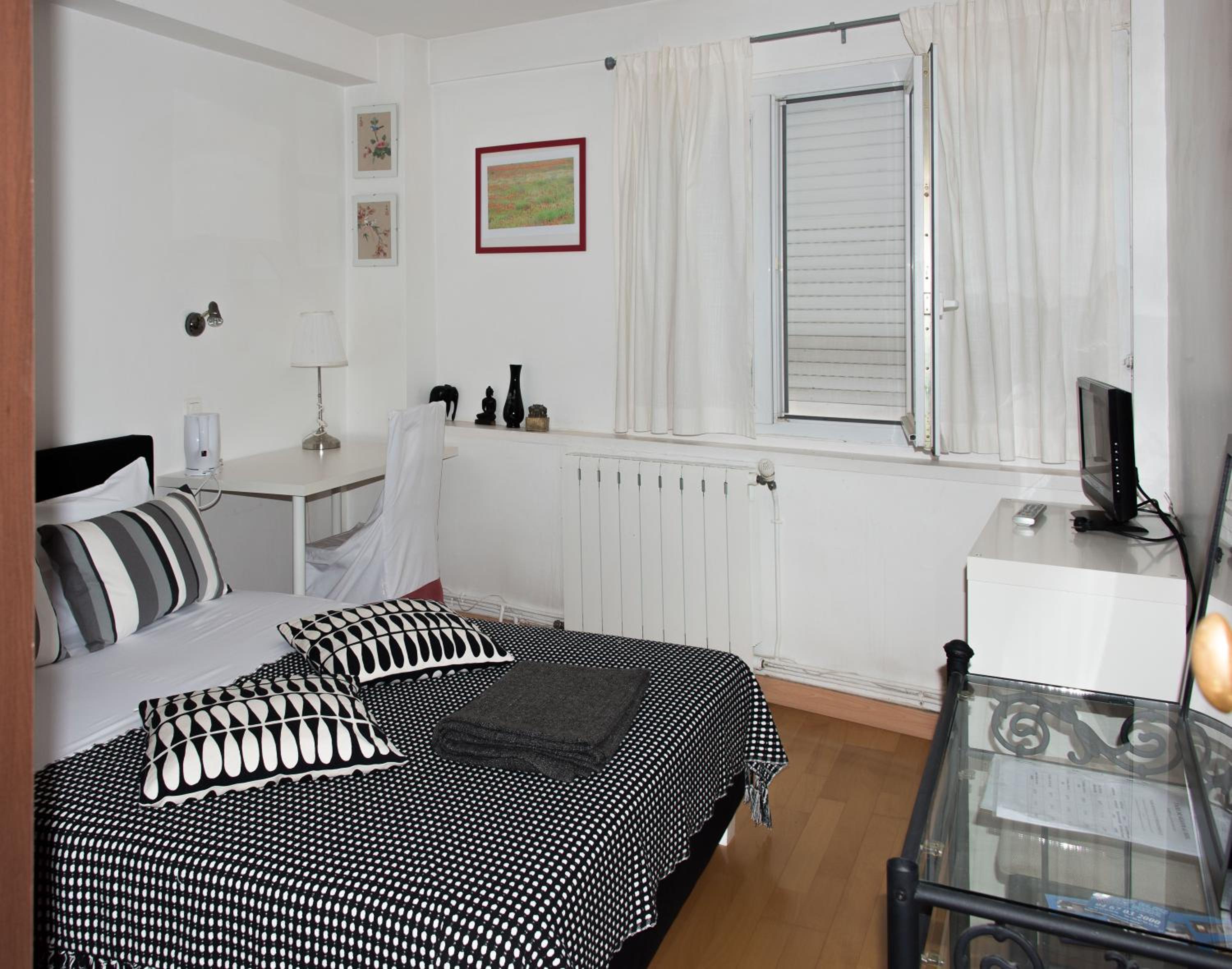 Standard Double Room with Shared Bathroom