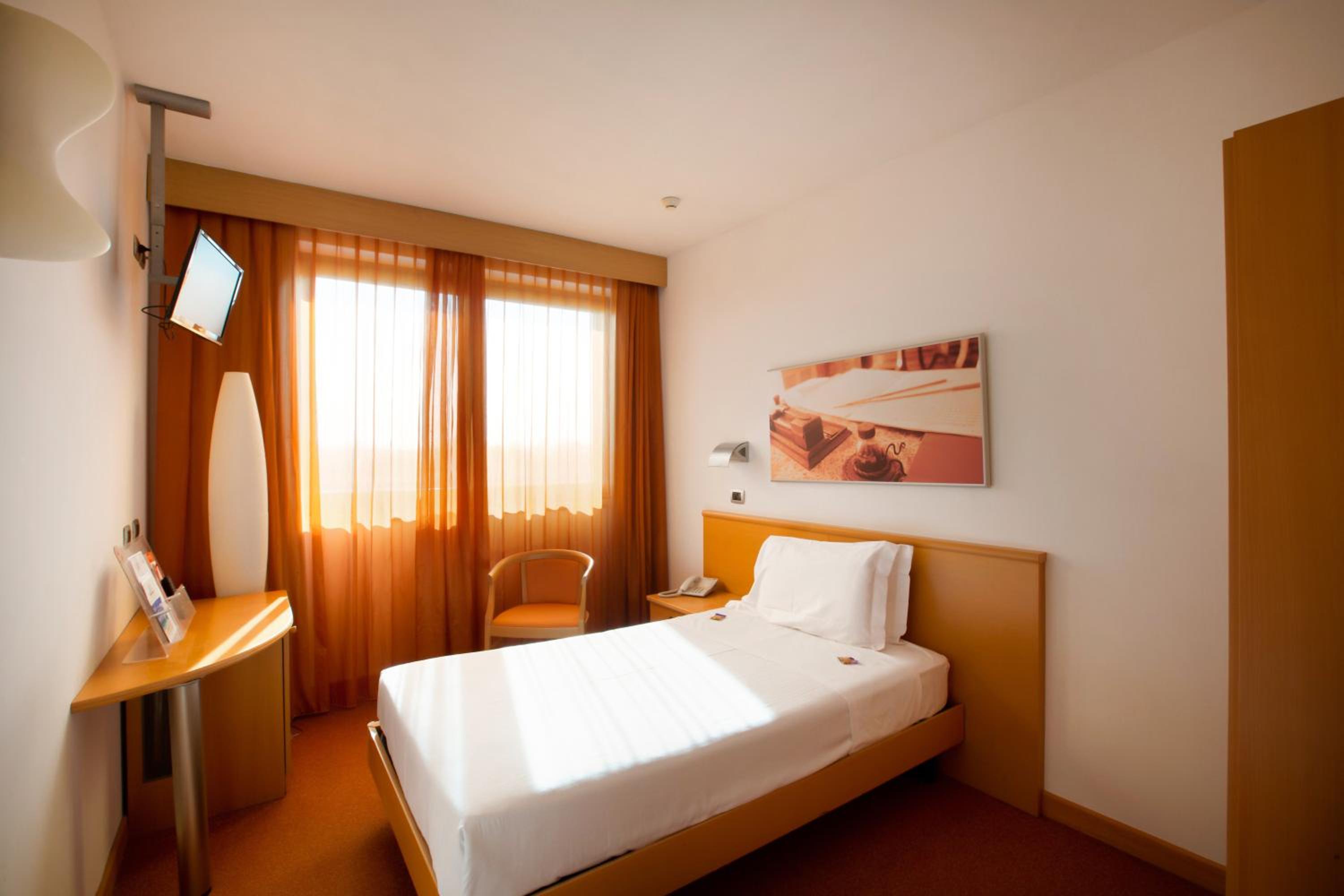 Single Room photo 1