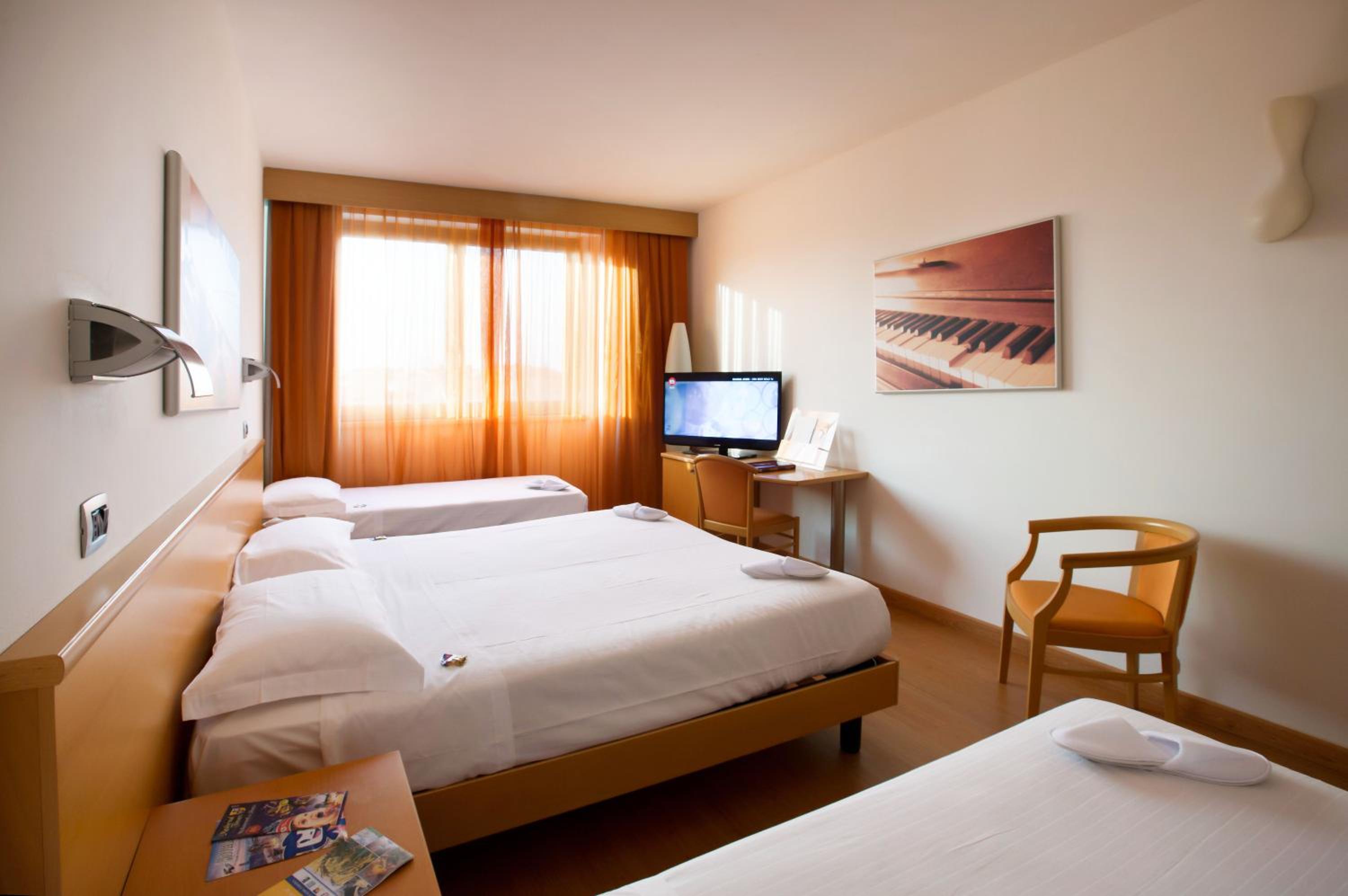 Quadruple Room - Photo 3