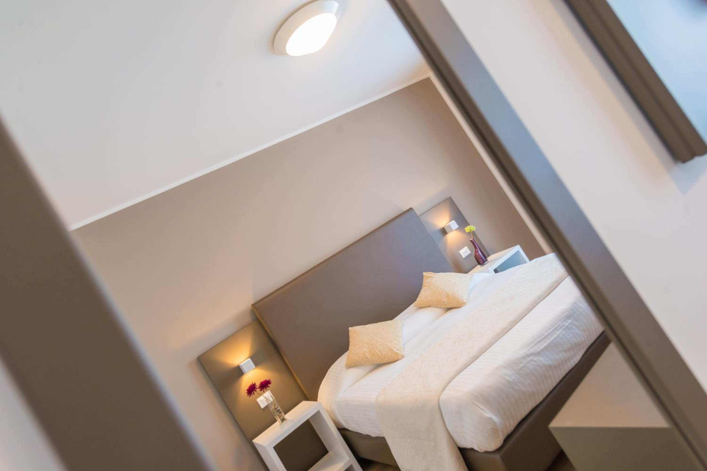 Superior Double Room with View - Photo 8