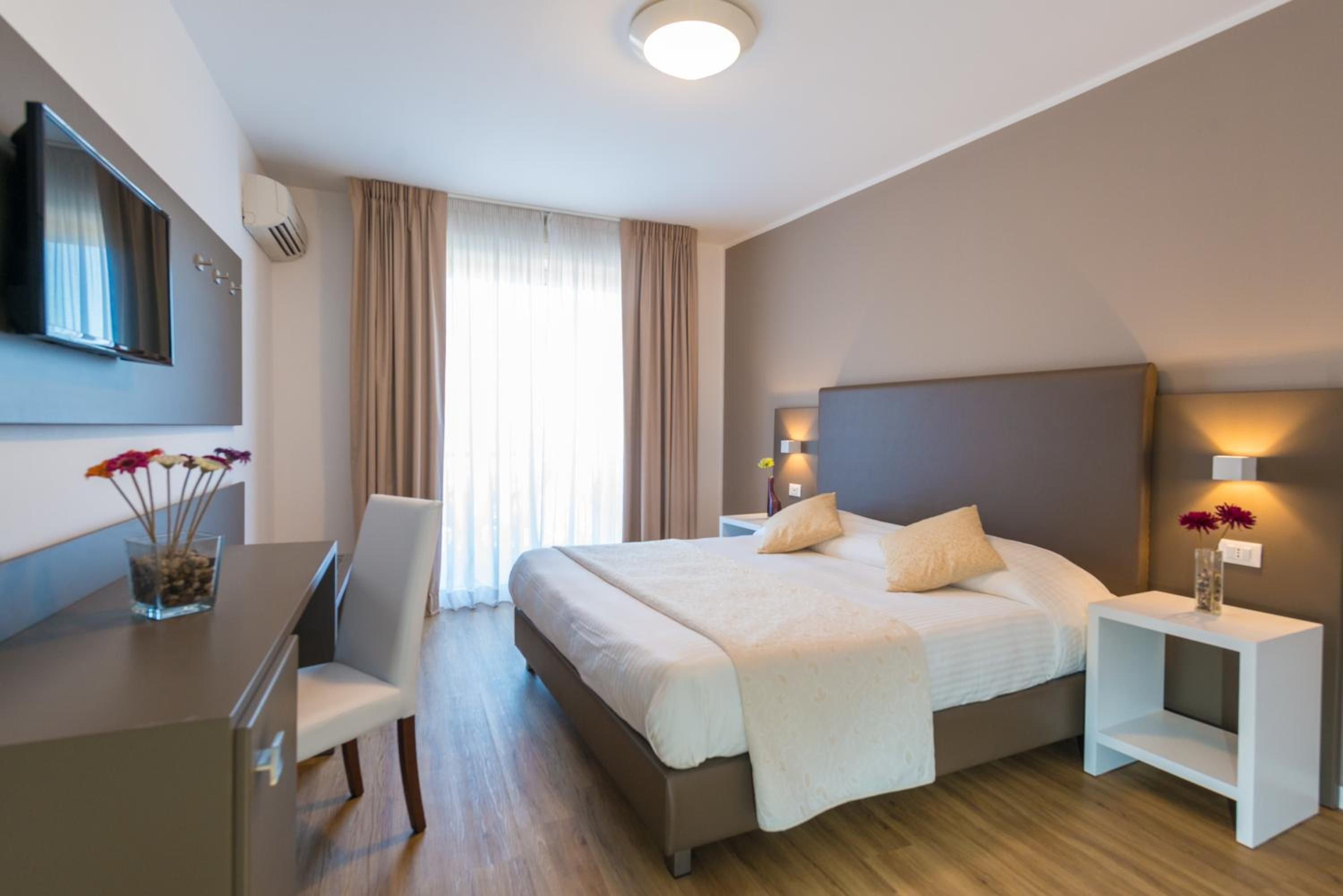 Superior Double Room with View - Photo 1