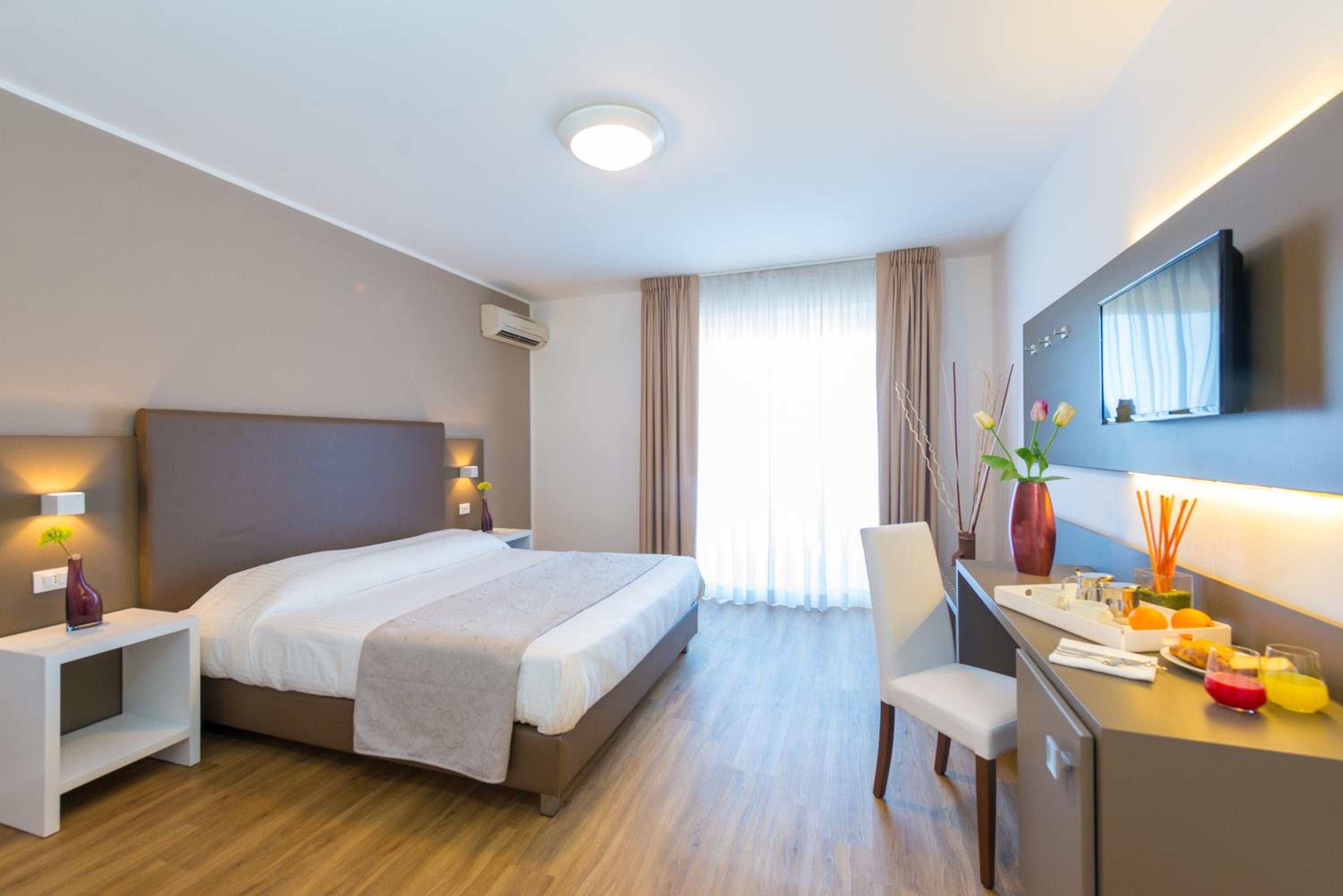 Superior Double Room with View - Photo 13