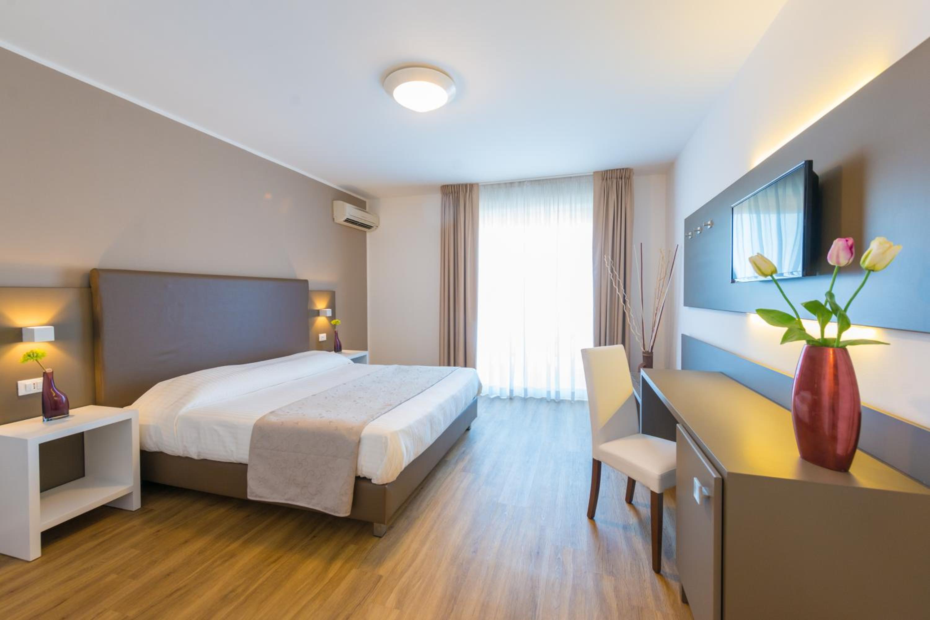 Superior Double Room with View - Photo 14