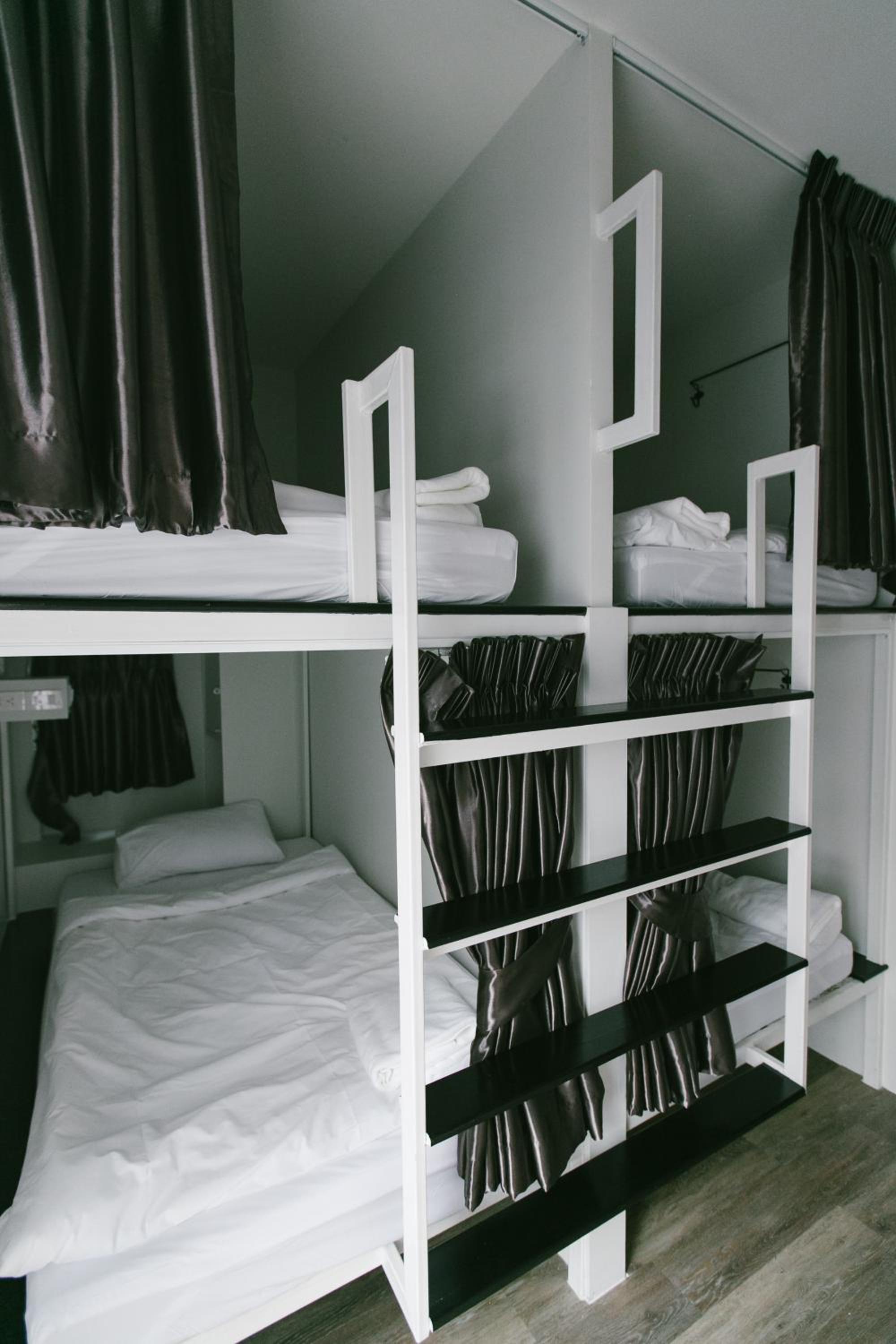 Bed in 4-Bed Mixed Dormitory Room photo 2
