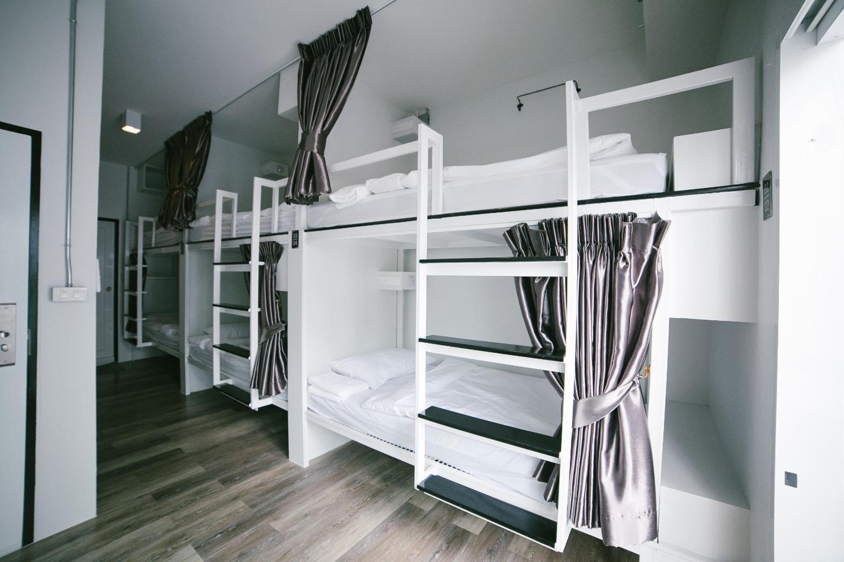 Bed in 6-Bed Mixed Dormitory Room photo 2