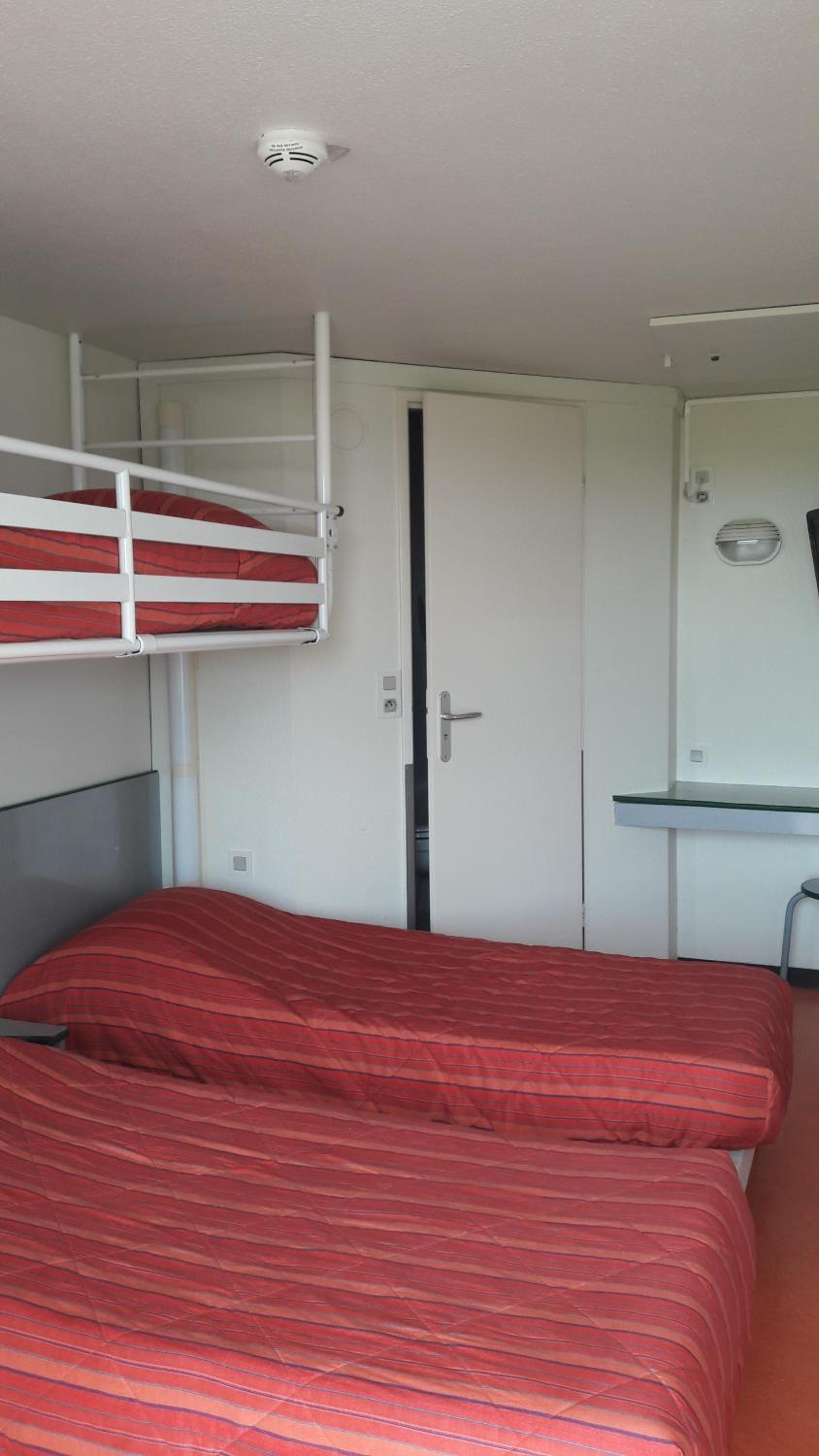 Triple Room - Photo 13