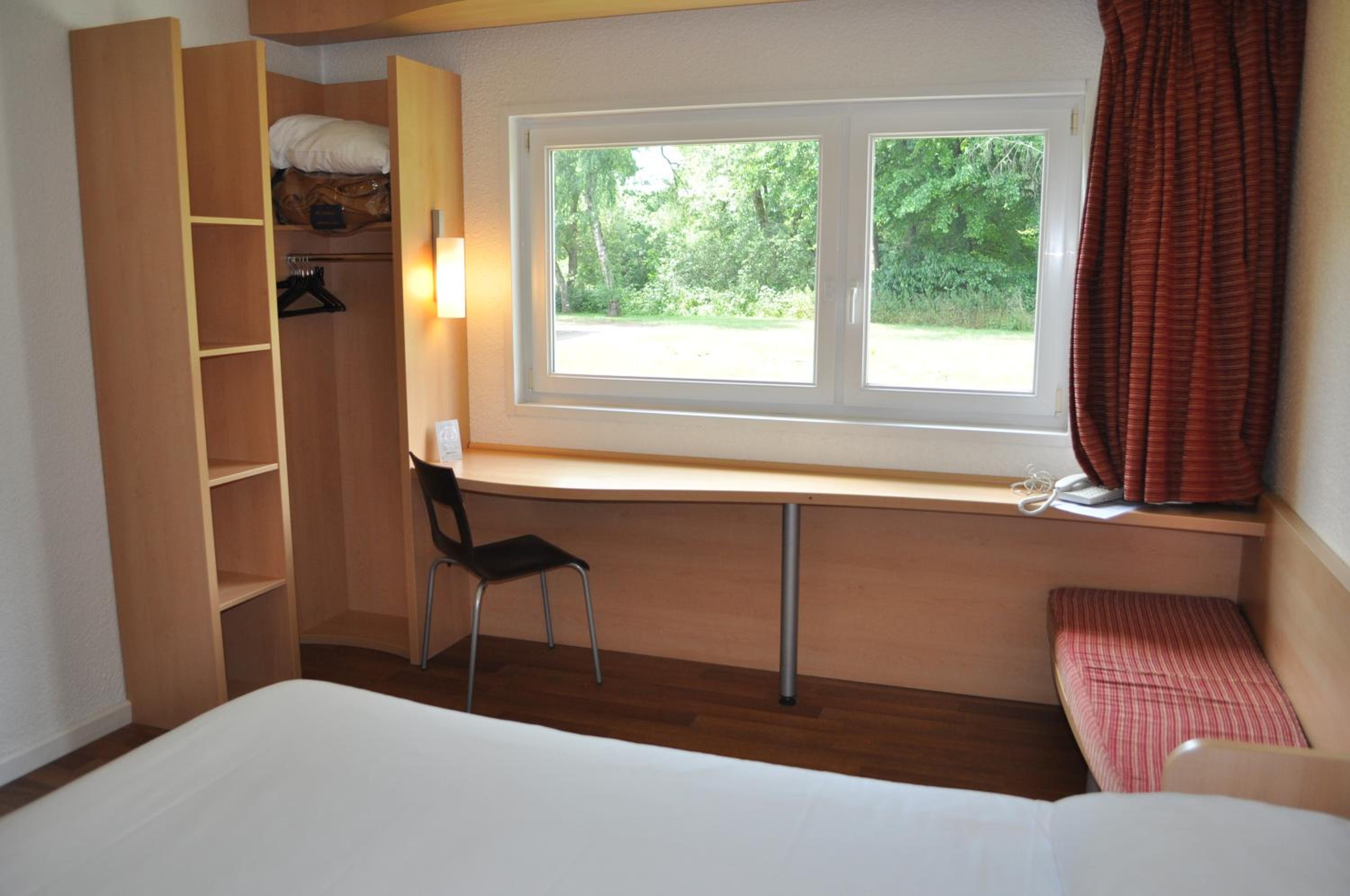 Standard Double Room - Photo 10