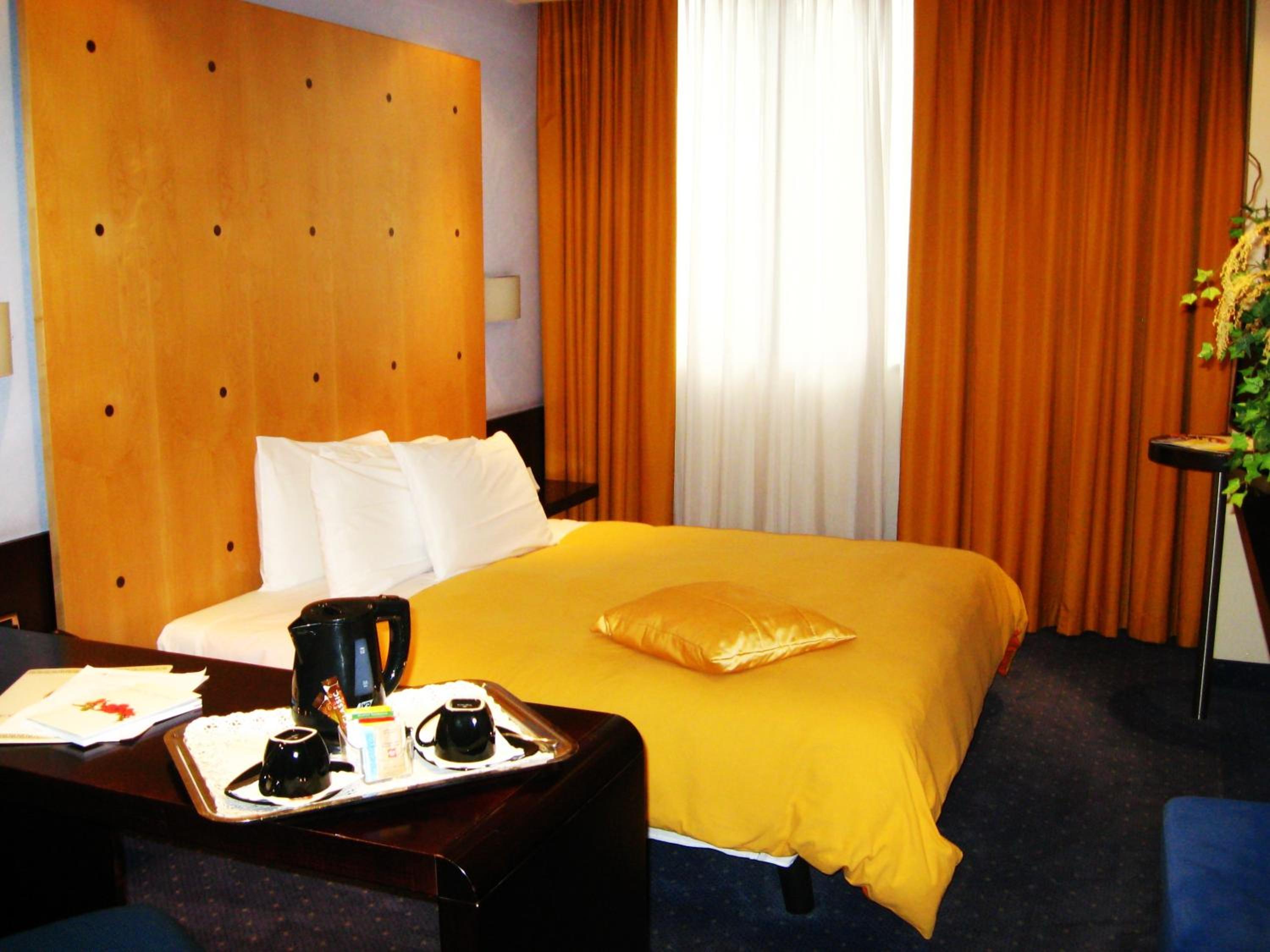 Standard Double or Twin Room photo 3
