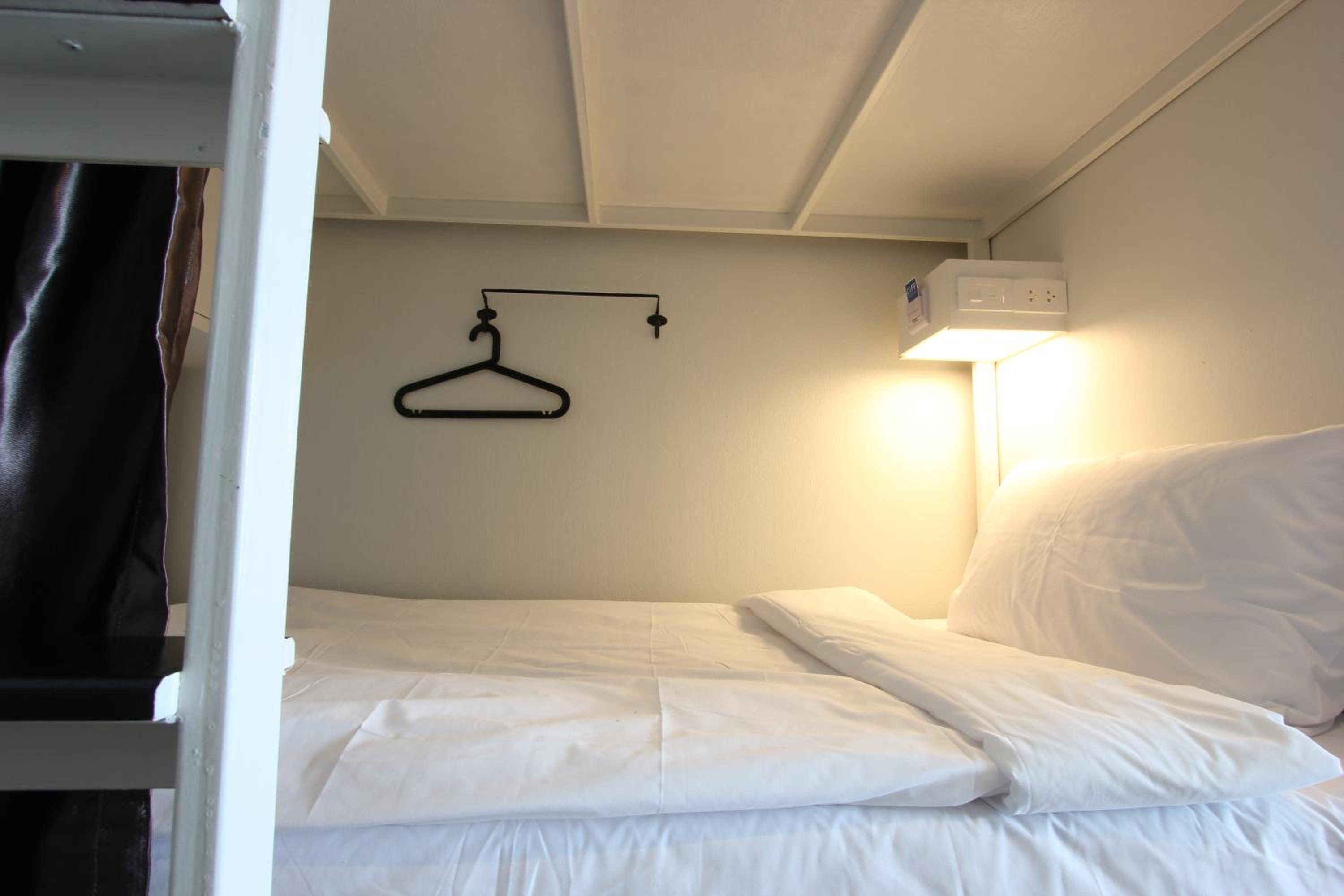Bed in 6-Bed Mixed Dormitory Room photo 3