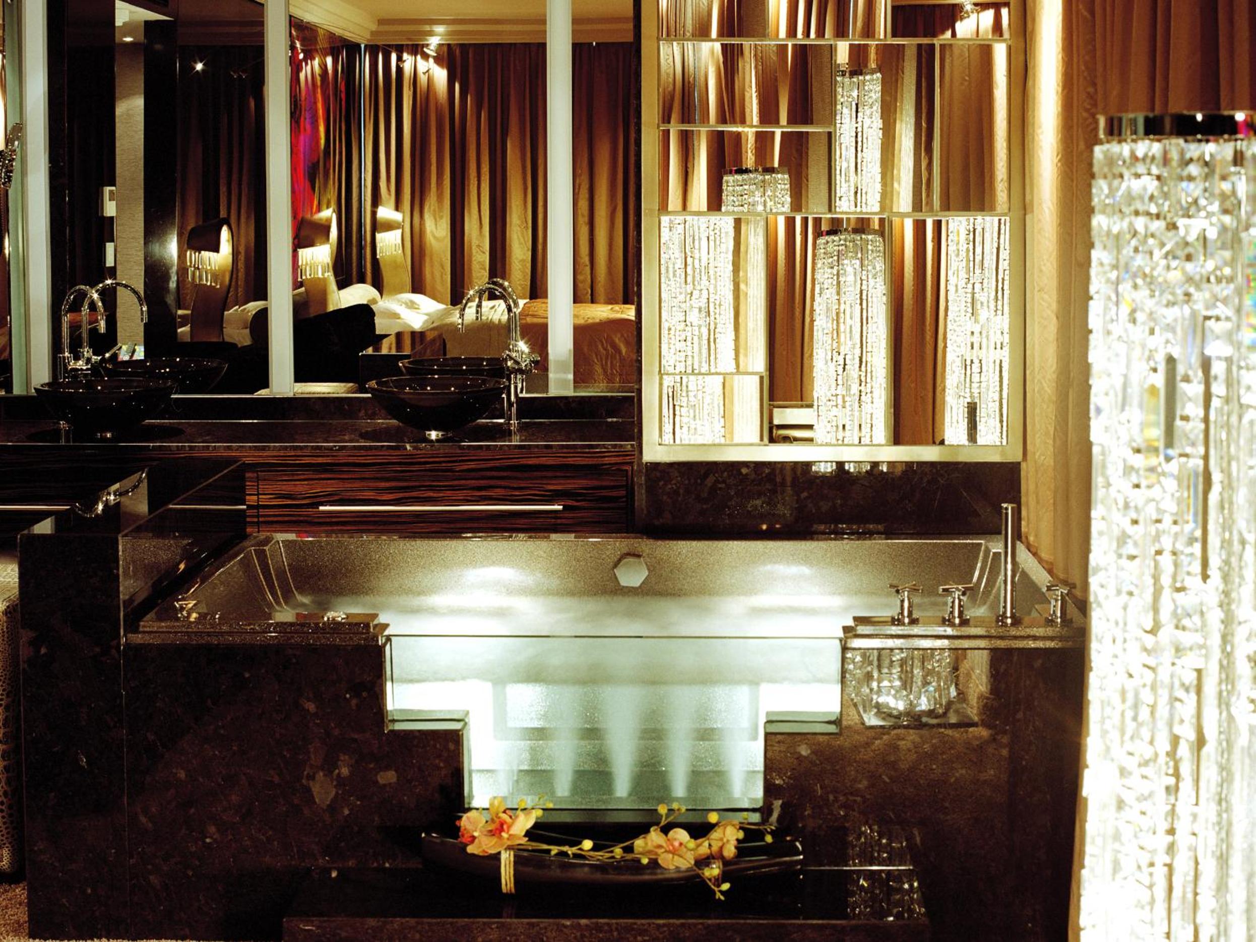 Suite thumbnail 6
