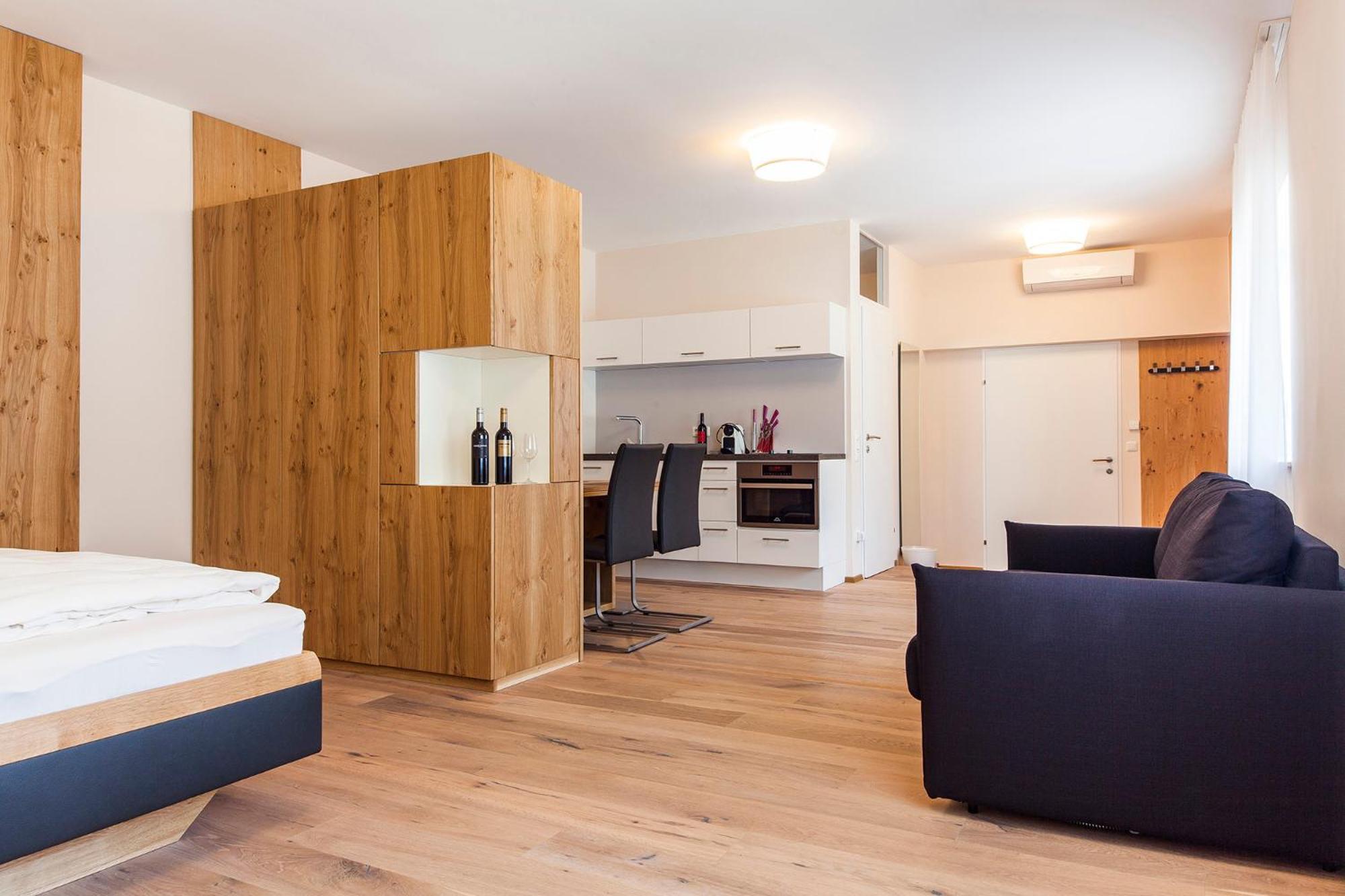 Studio Apartment photo 3