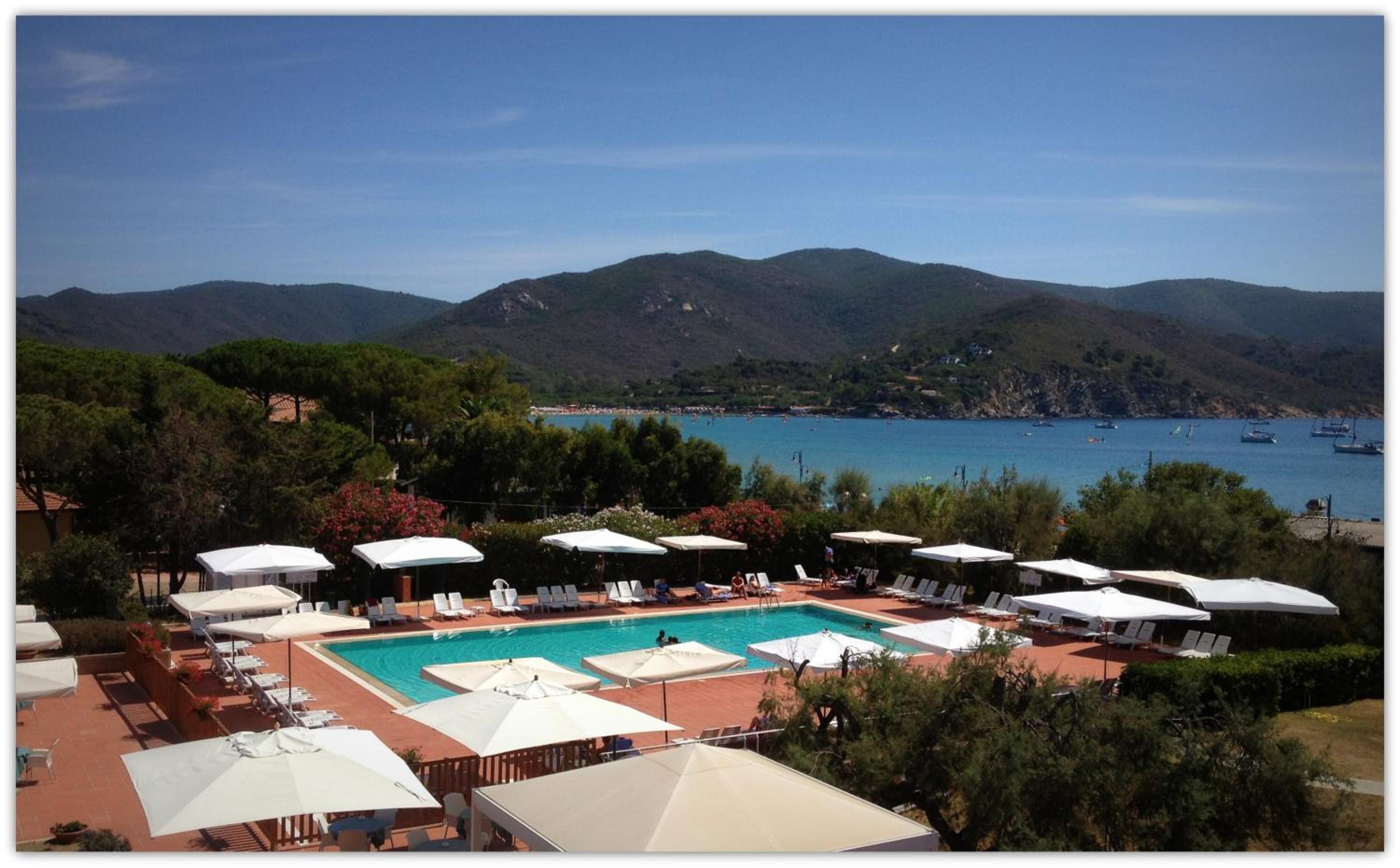 Double or Twin Room with Balcony and Partial Sea View - Photo 3