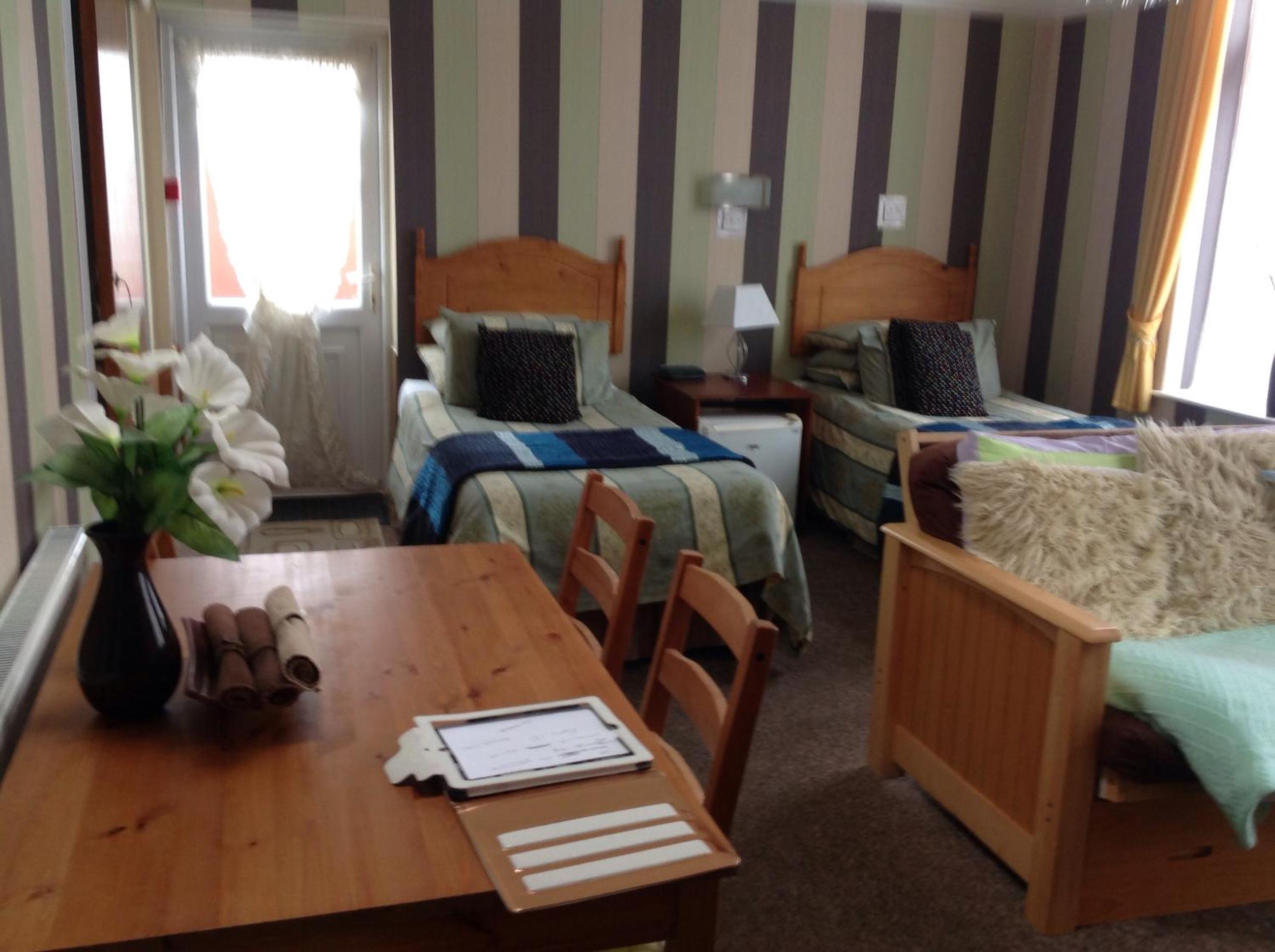 Large Twin Room photo 1