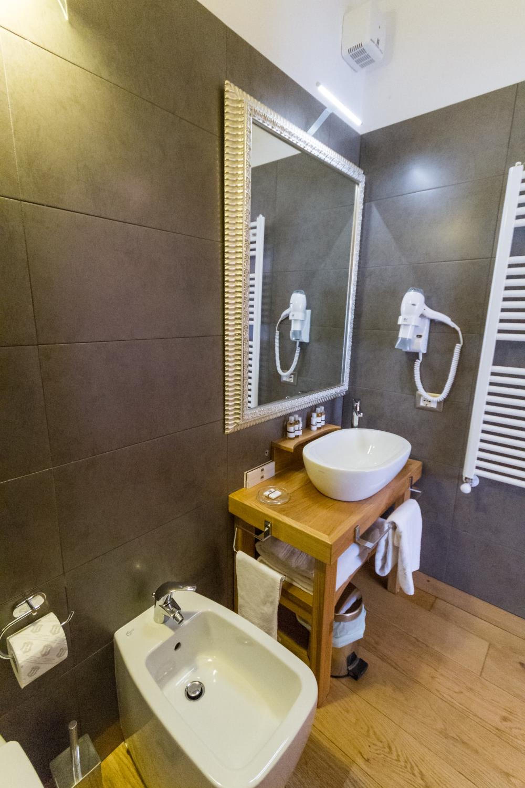 Queen Suite photo 2