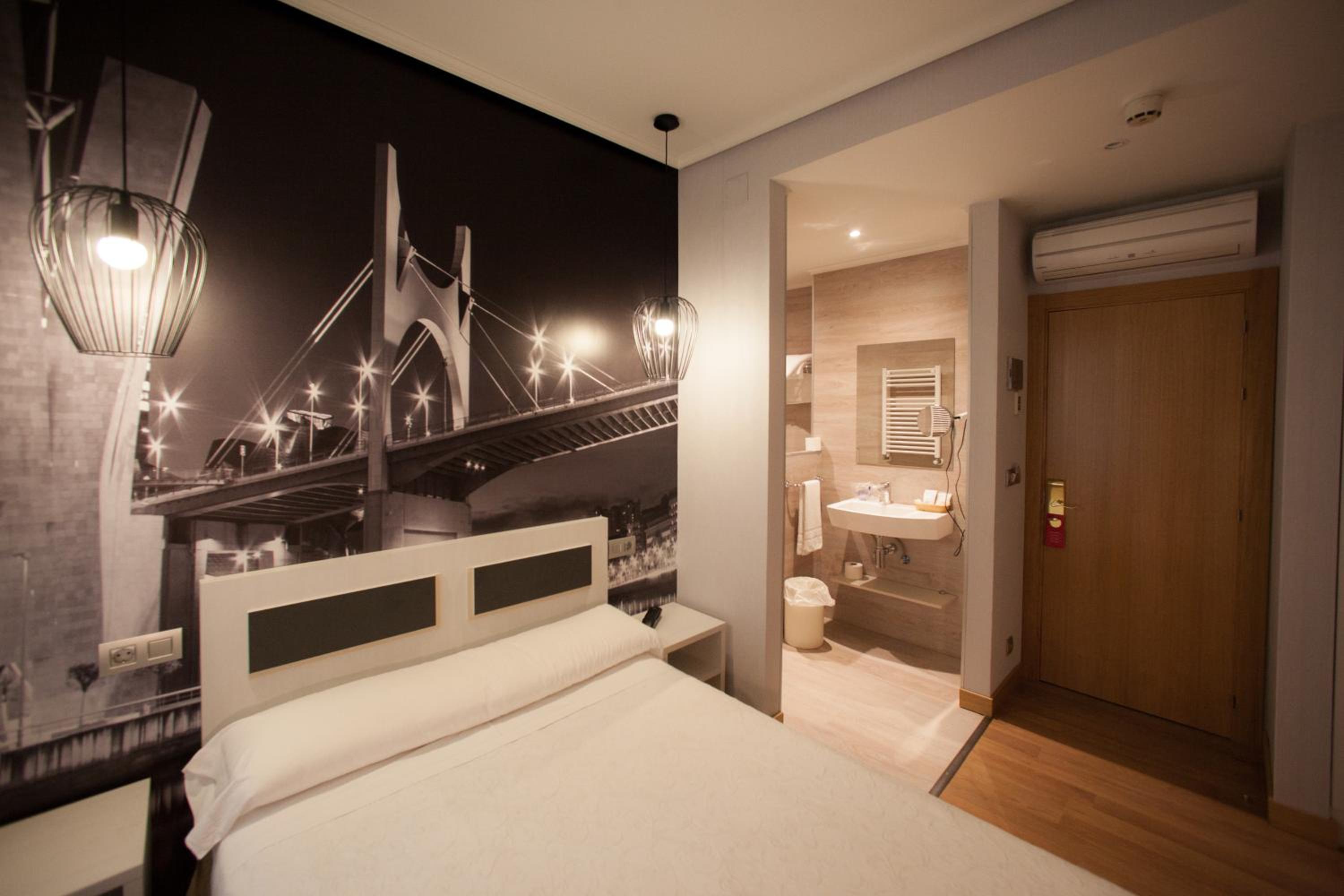 Basic Double Room - Photo 1
