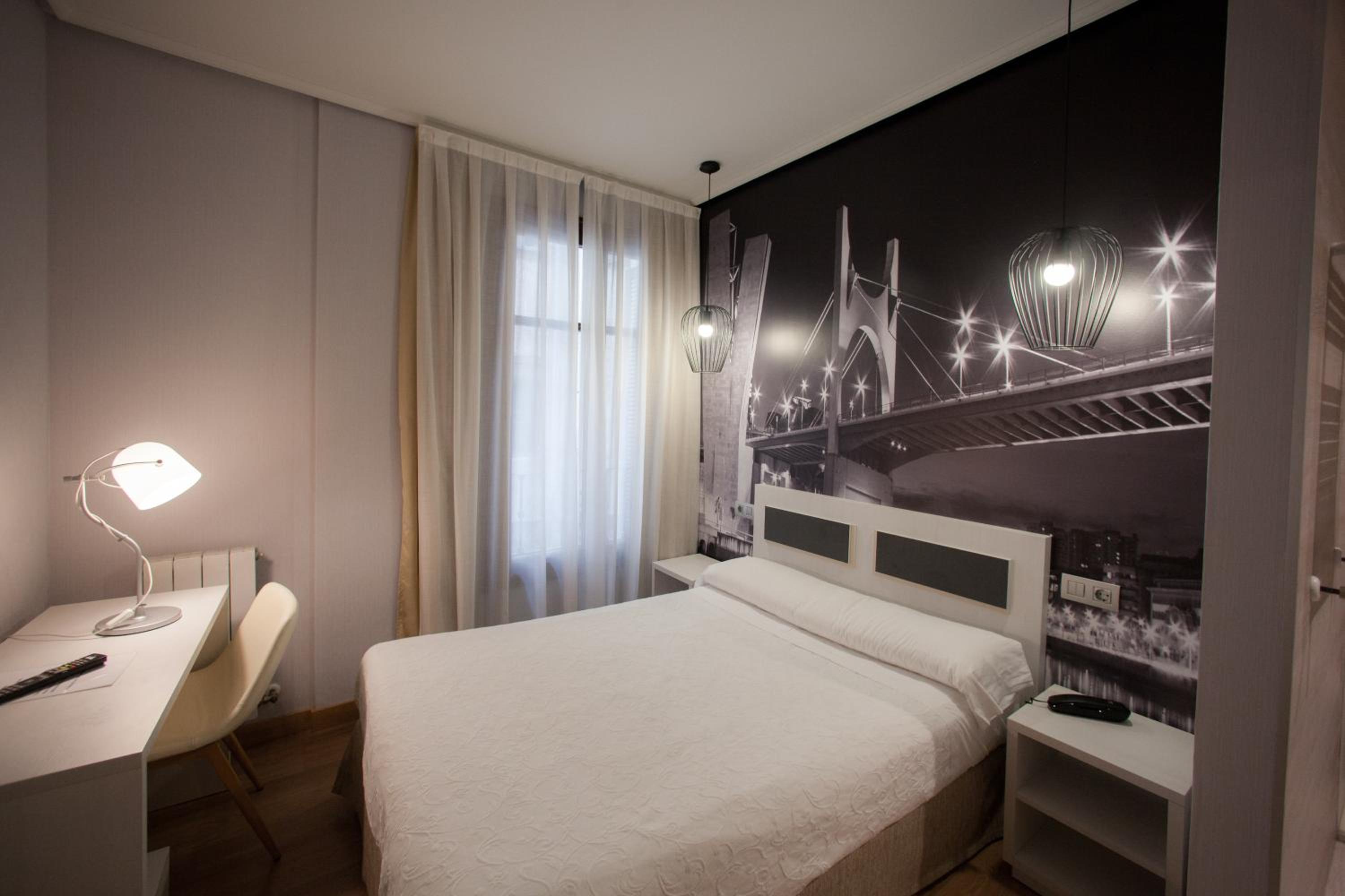 Double or Twin Room - Photo 2