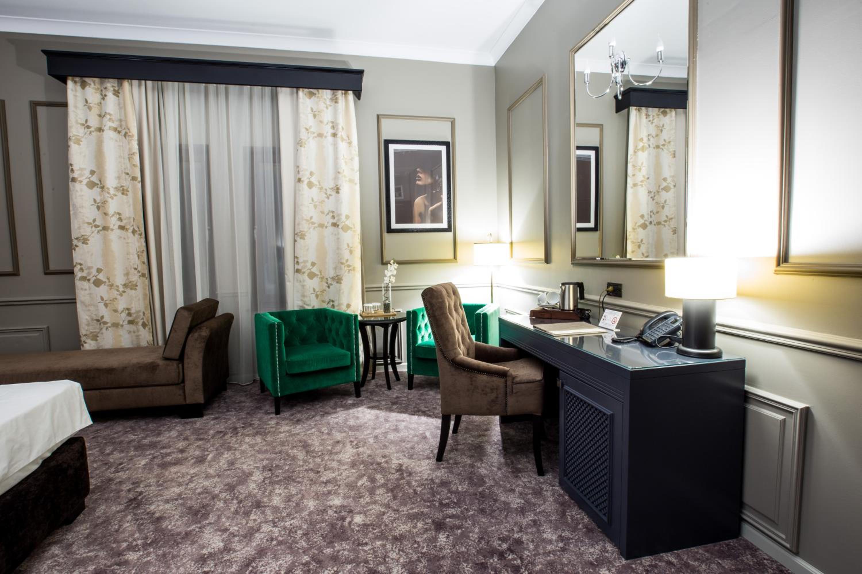 Deluxe King Room photo 3