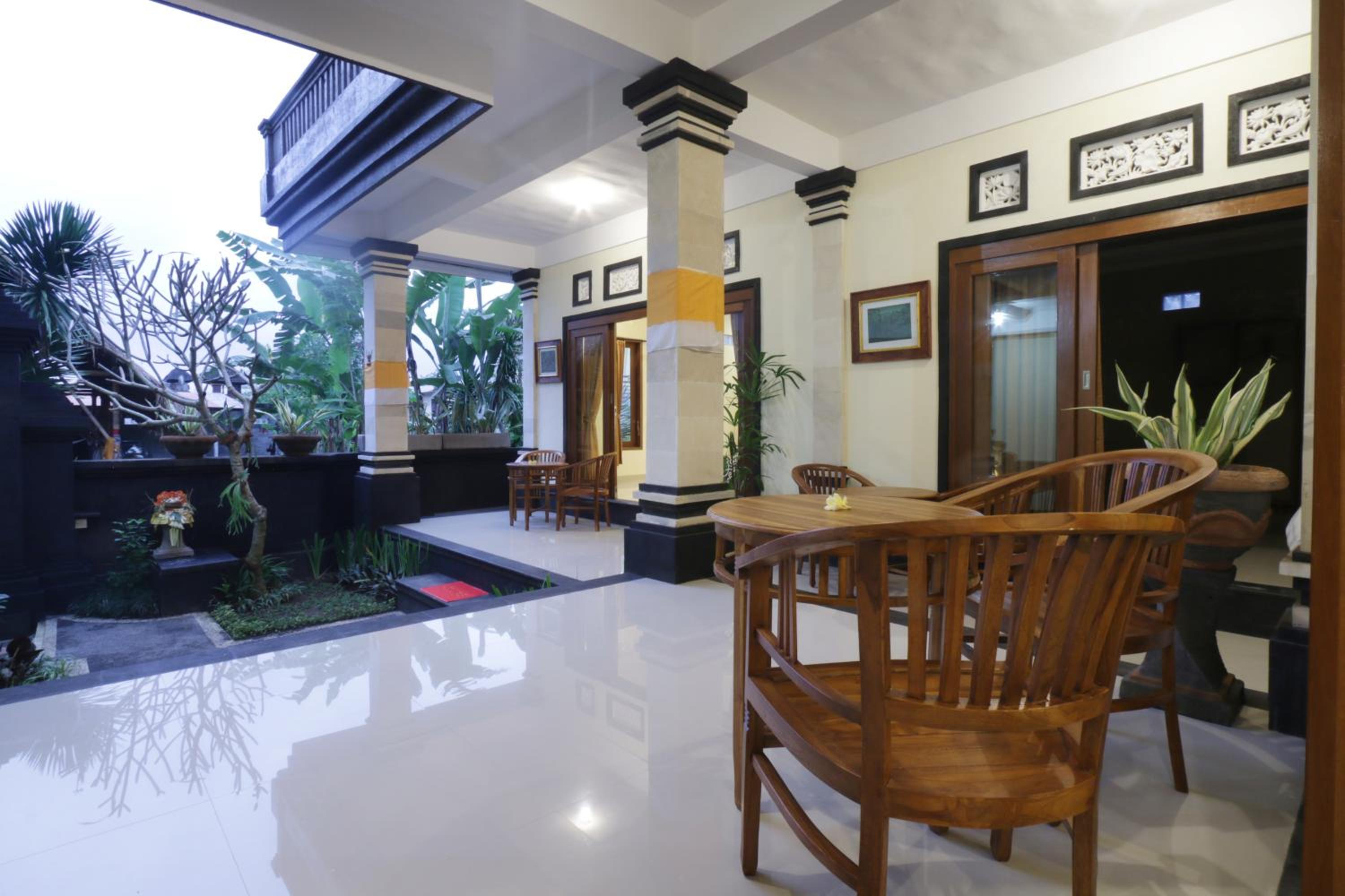 Budget Double Room - Photo 12