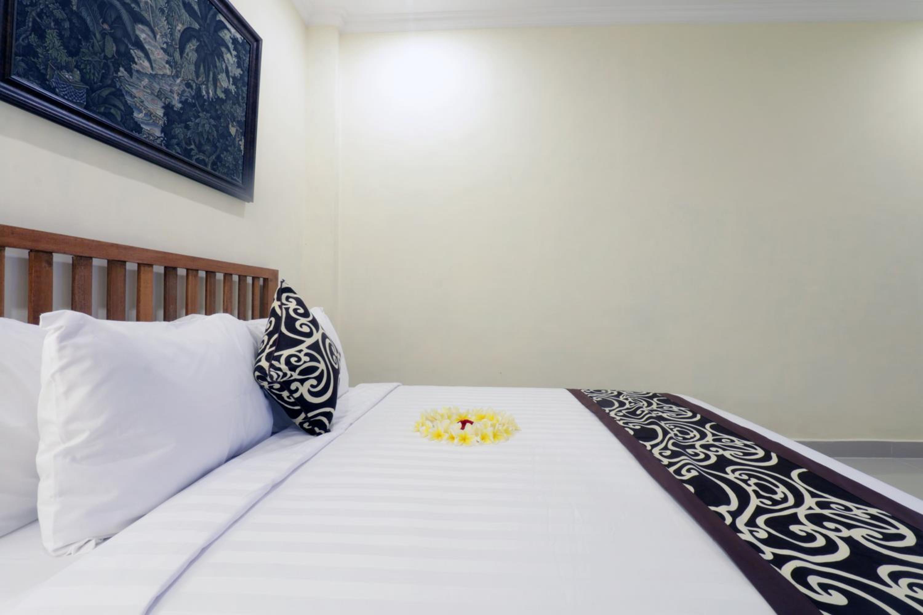 Budget Double Room - Photo 7