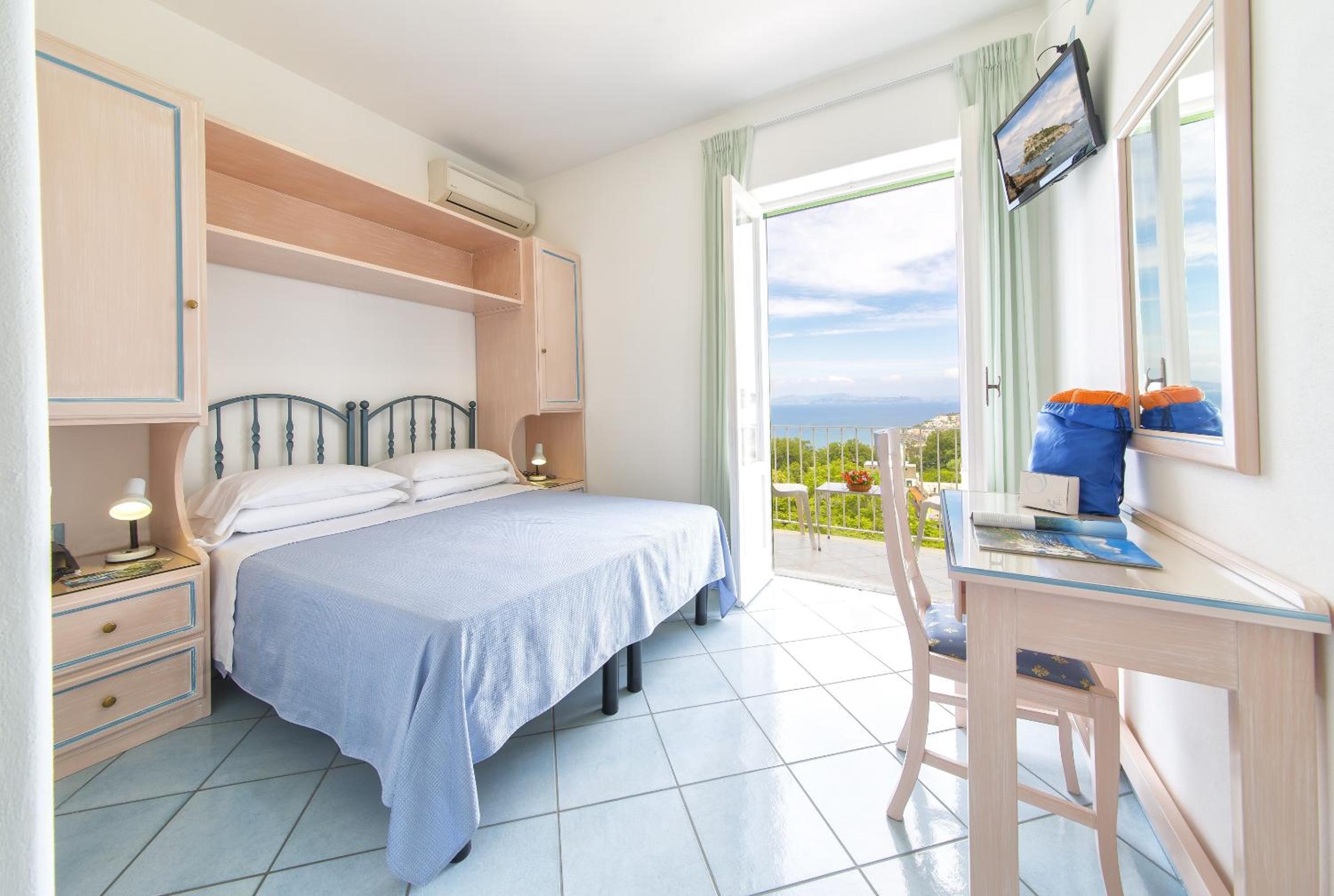 Double Room with Sea View - Single Use