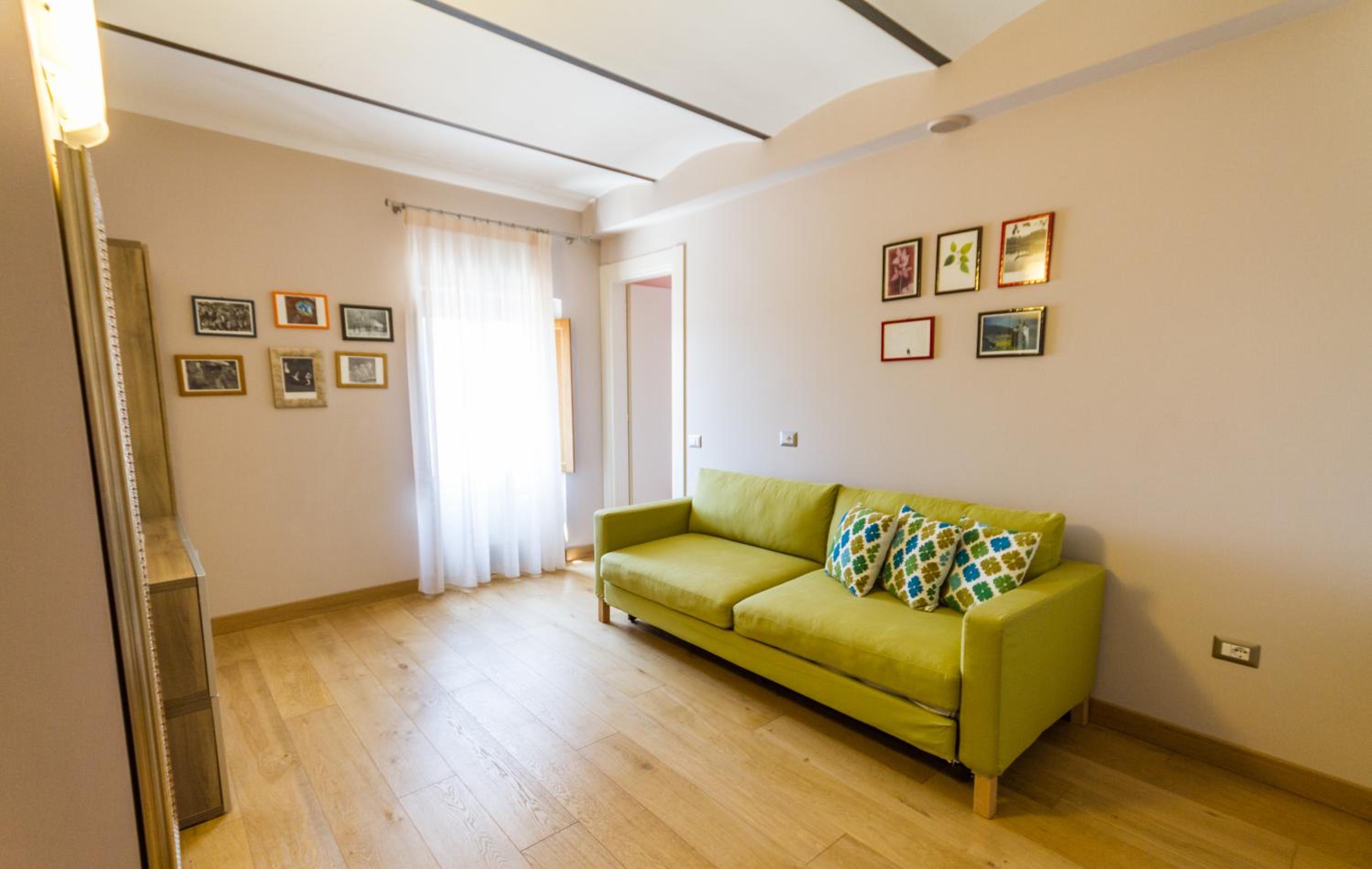 Queen Suite photo 1