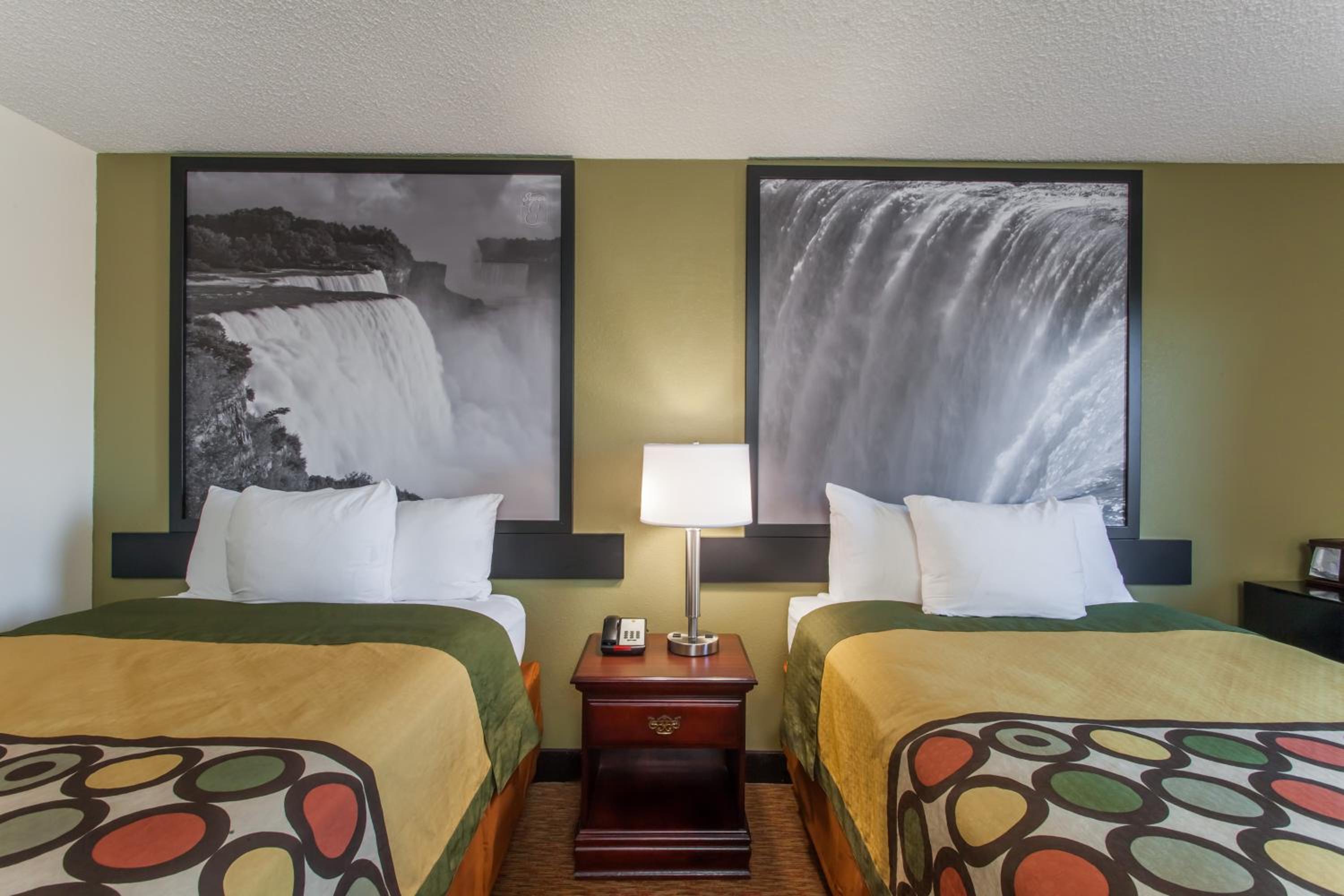 Double Room with Two Double Beds - Non-Smoking - Photo 3