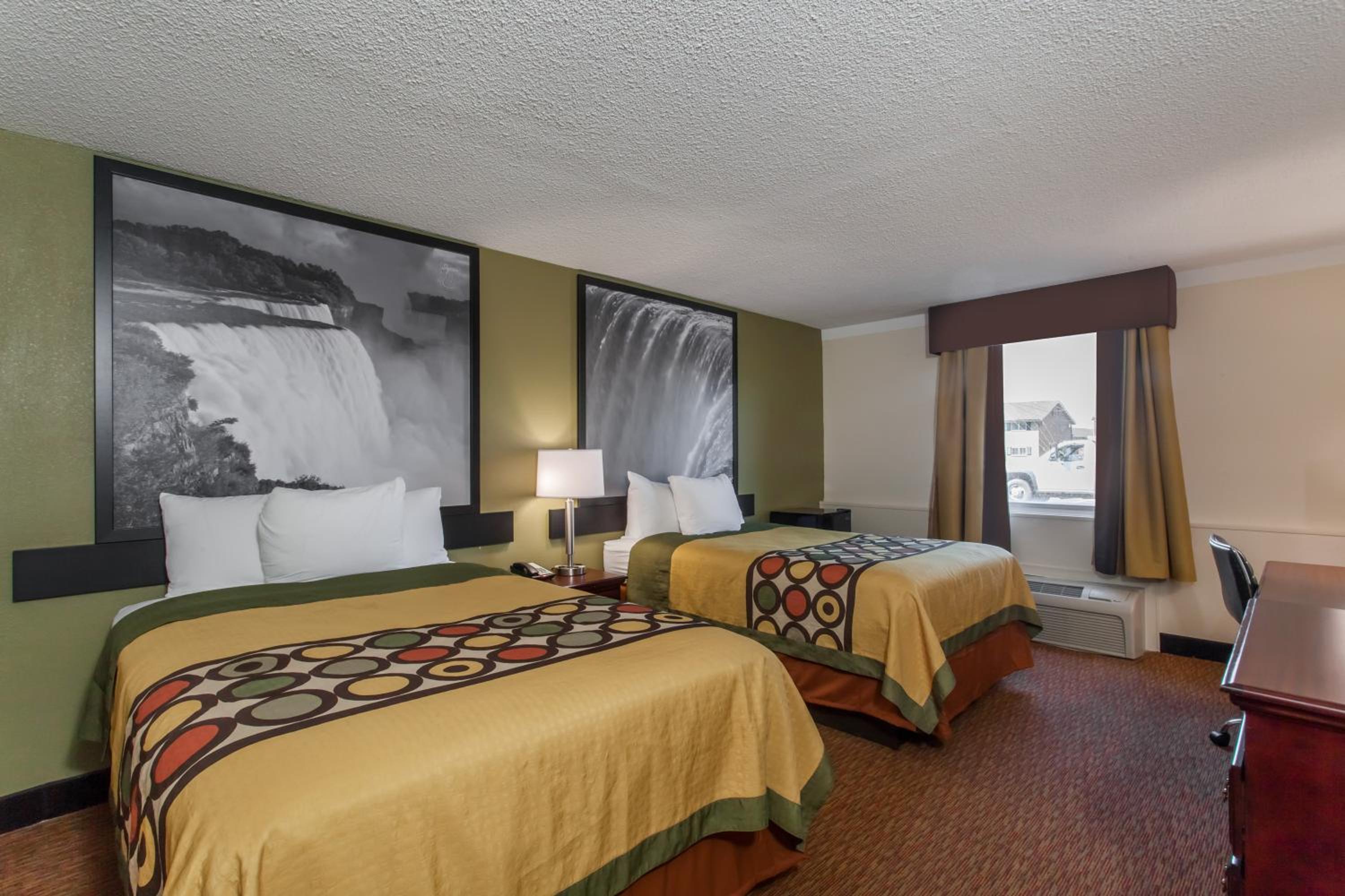 Double Room with Two Double Beds - Non-Smoking - Photo 1