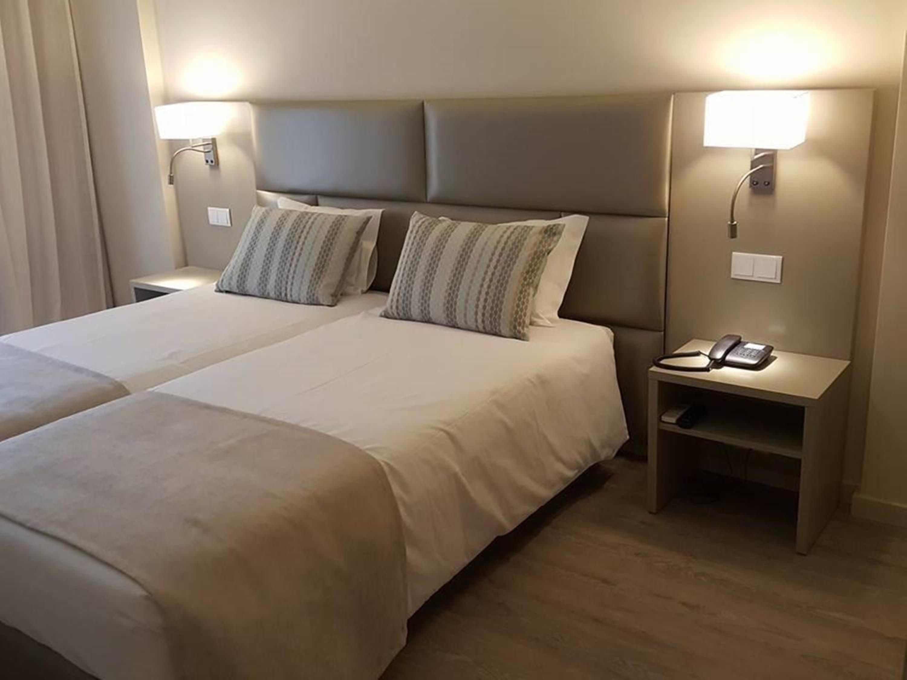 Twin Room - Photo 3