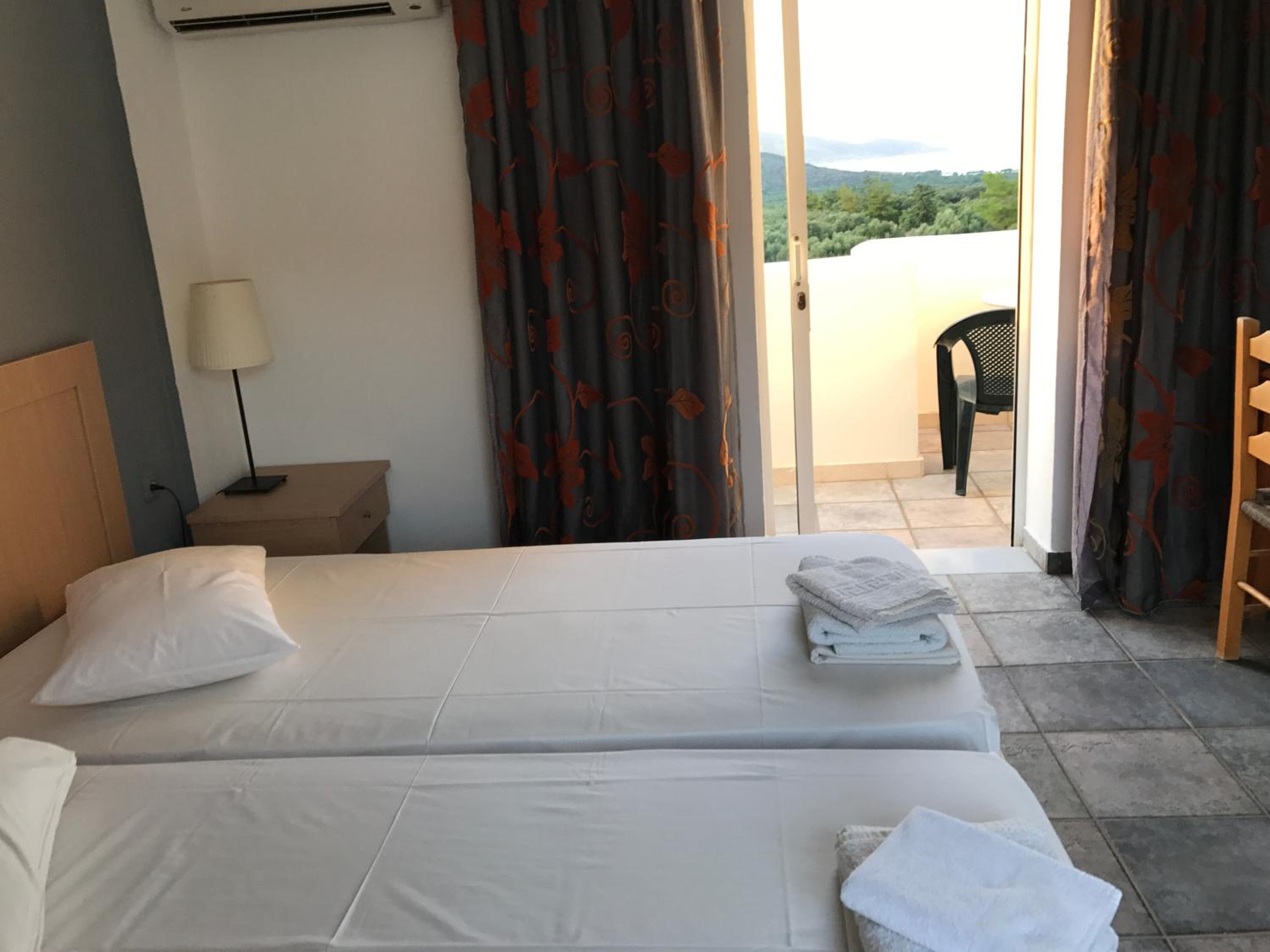 Double Room with Balcony and Sea View photo 2