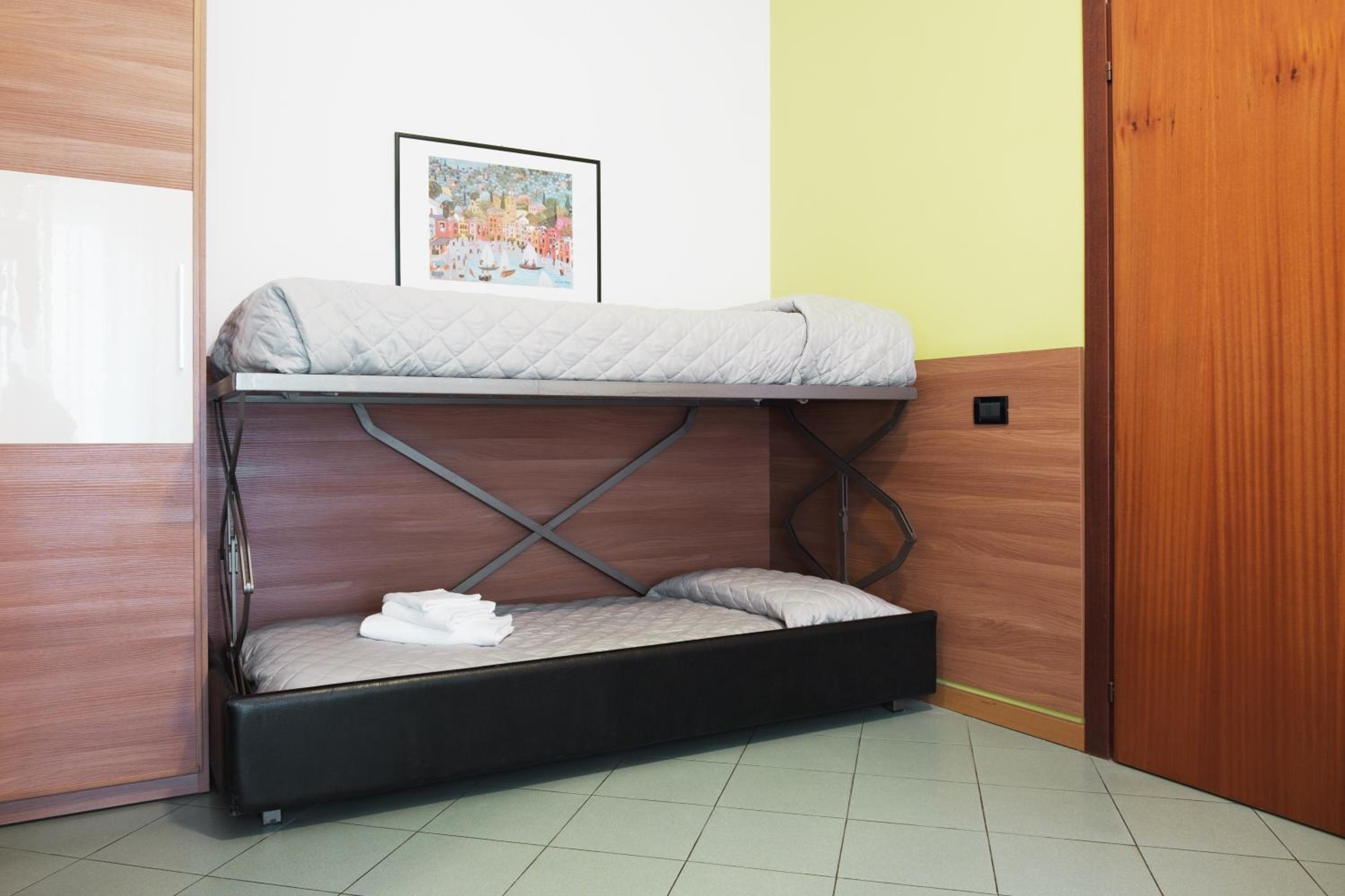 Quadruple Room - Photo 8