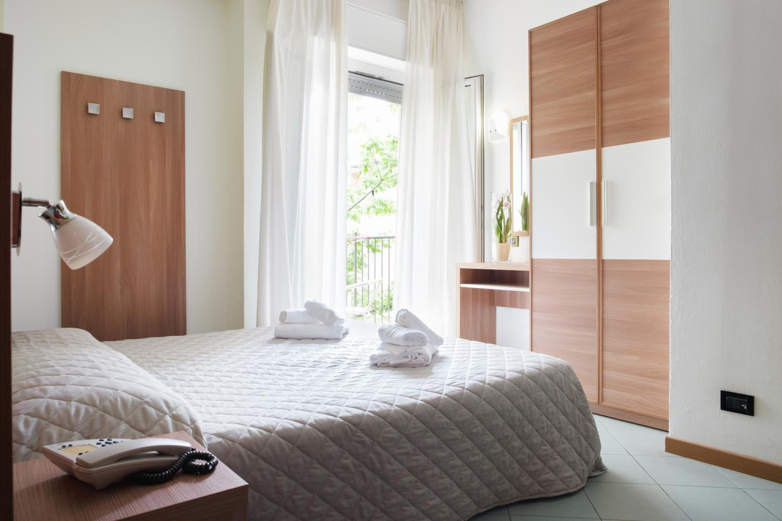 Quadruple Room - Photo 7