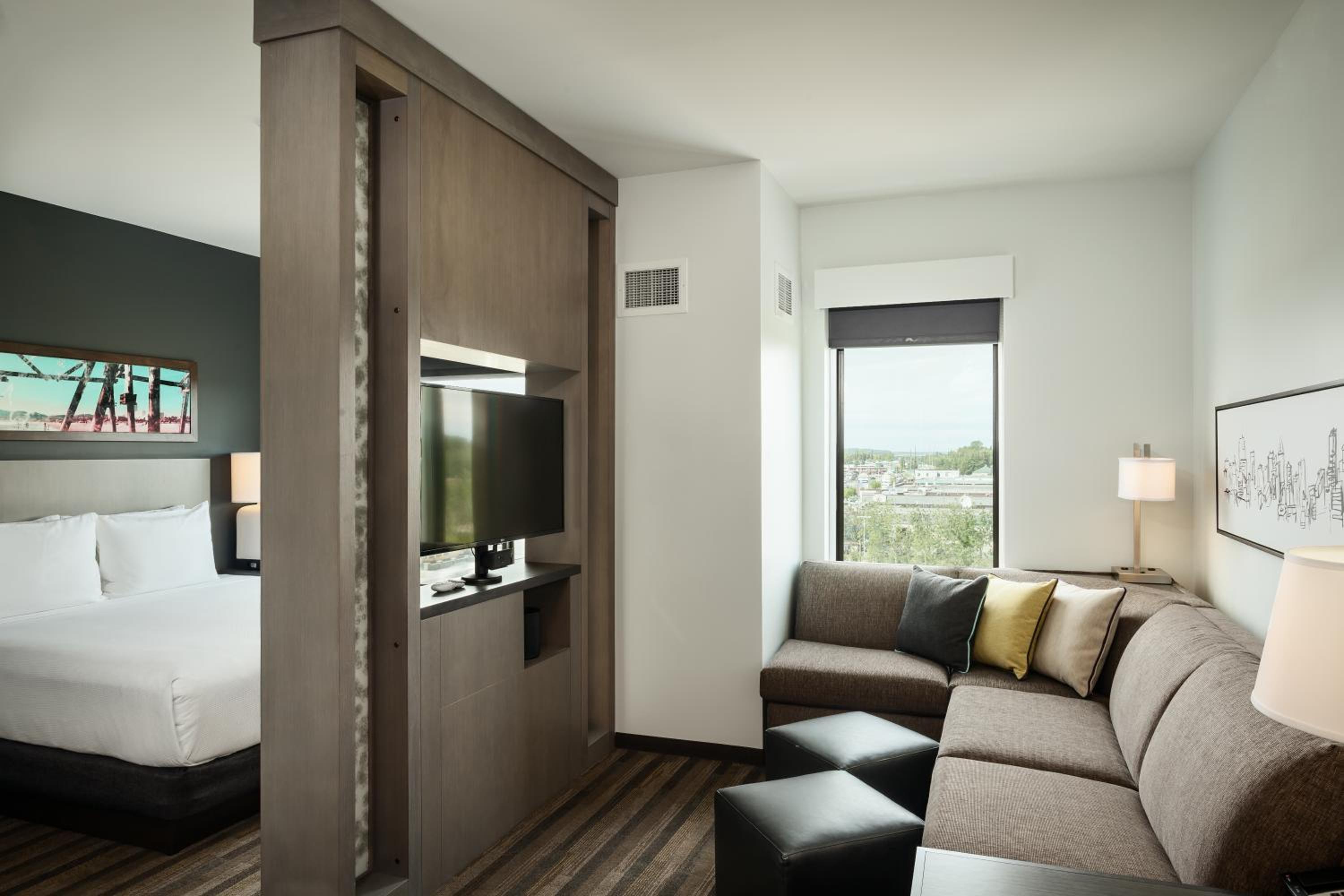 Den King Room
