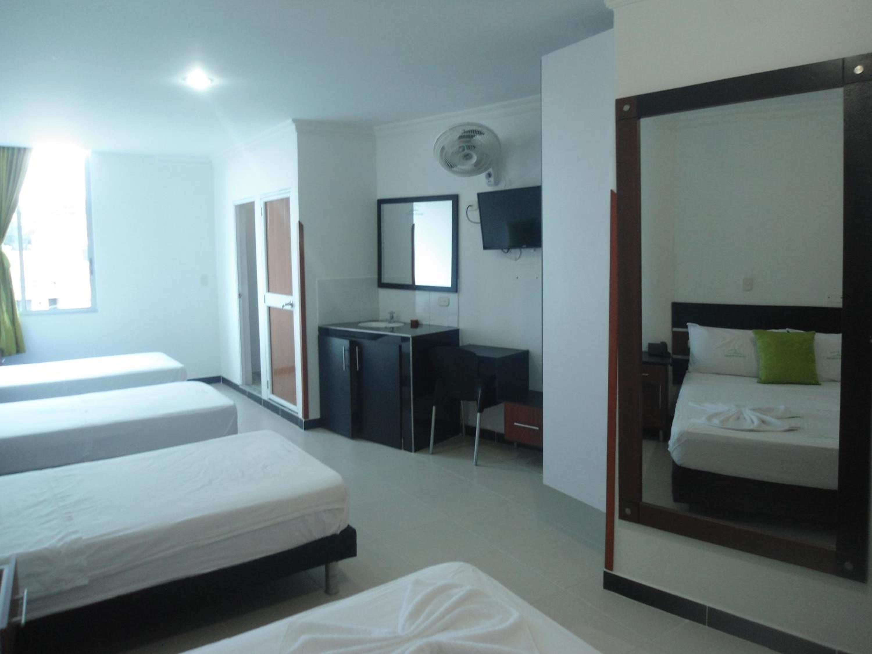 Standard Quadruple Room photo 3