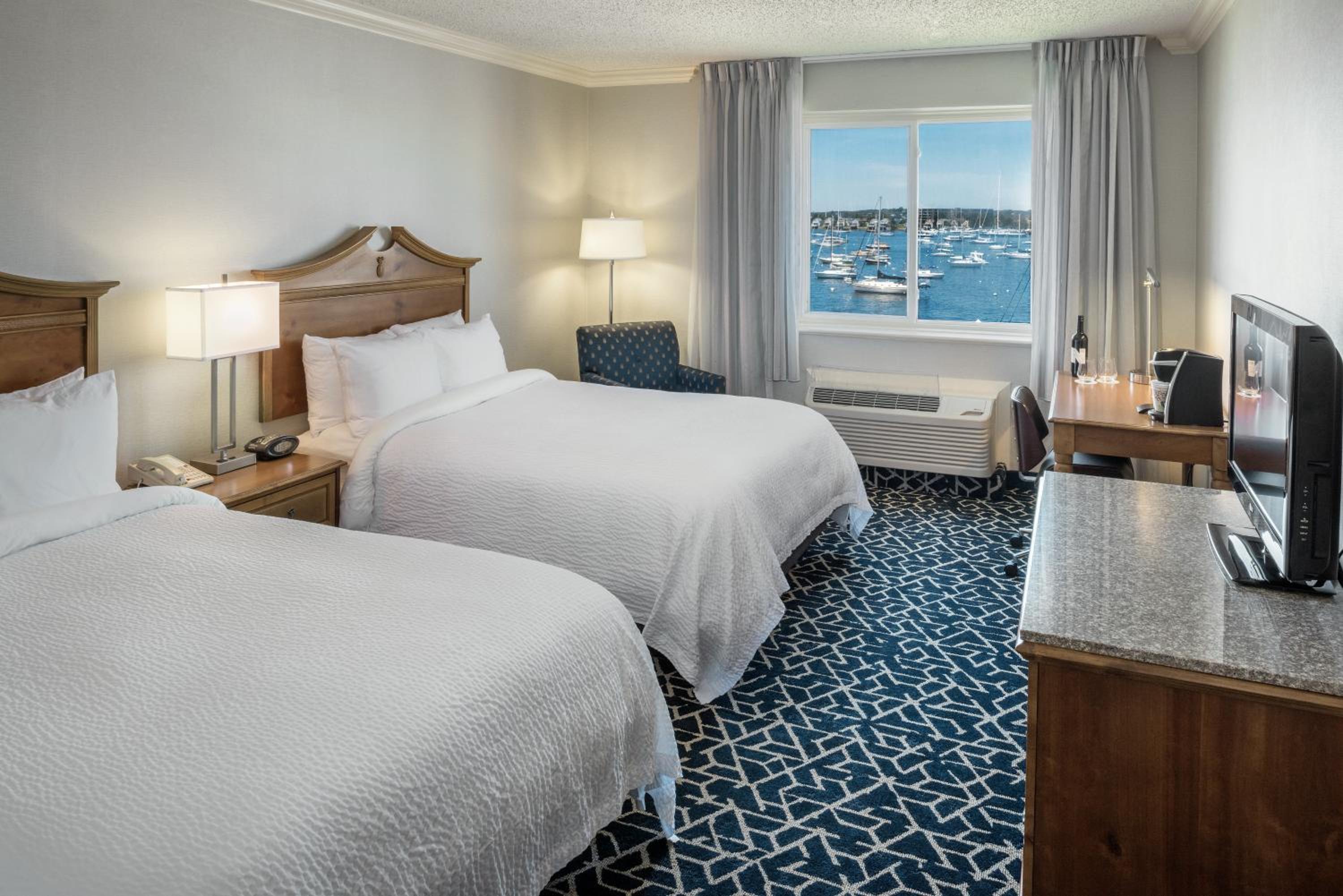 Double Room with Two Double Beds and Harbor View - Photo 1