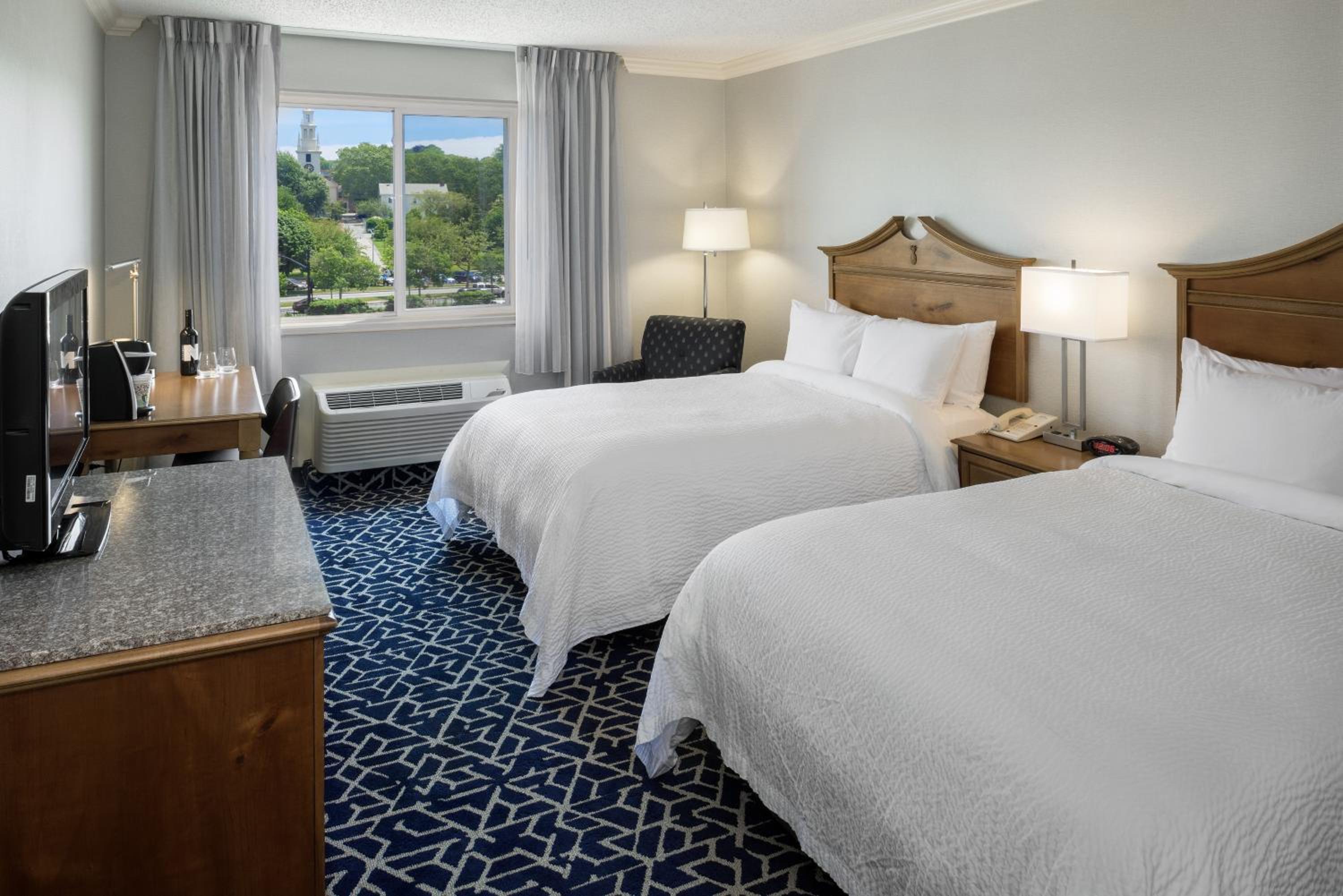 Double Room with Two Double Beds and City View  - Photo 1