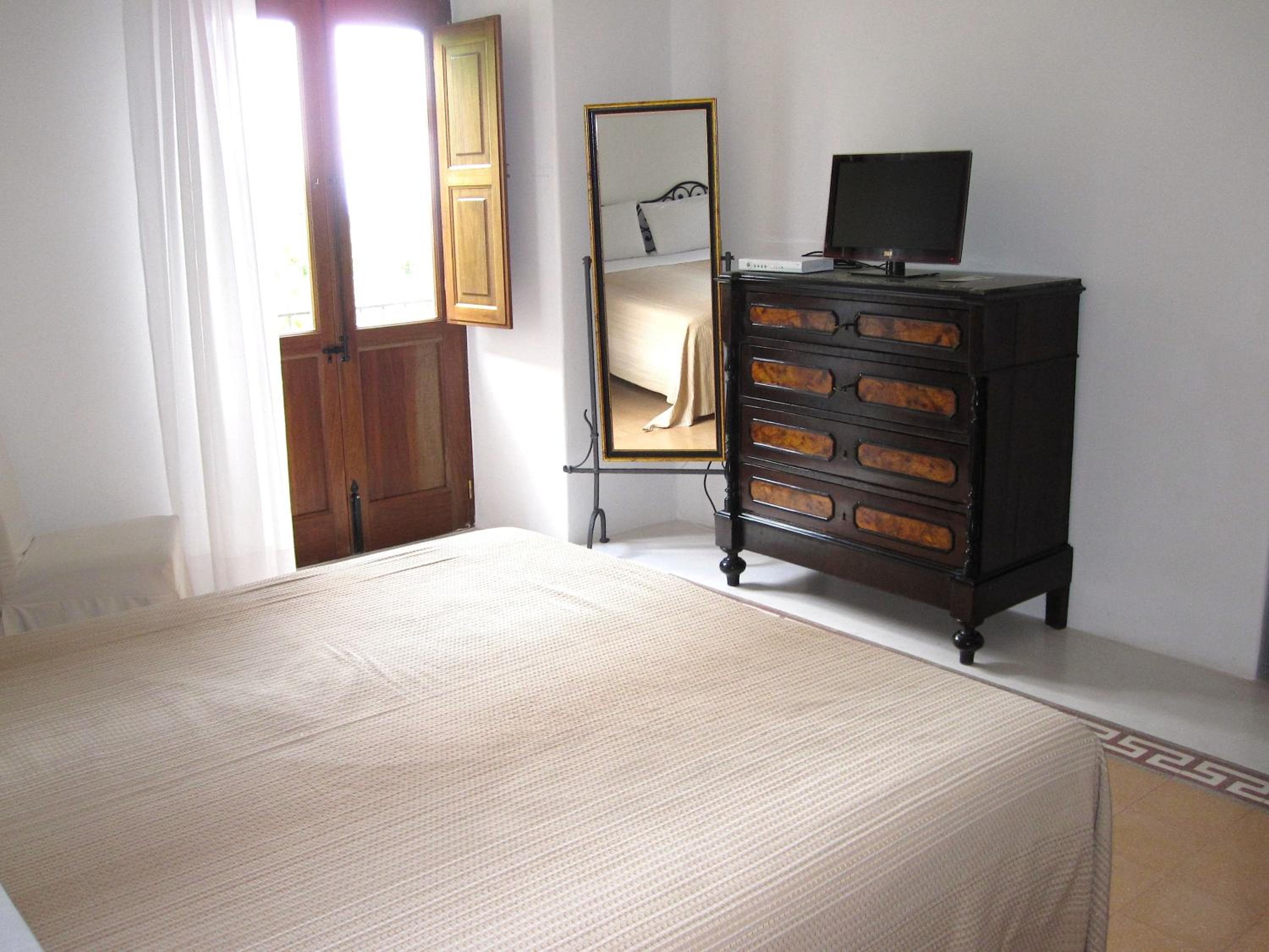 Double or Twin Room with Garden View photo 2
