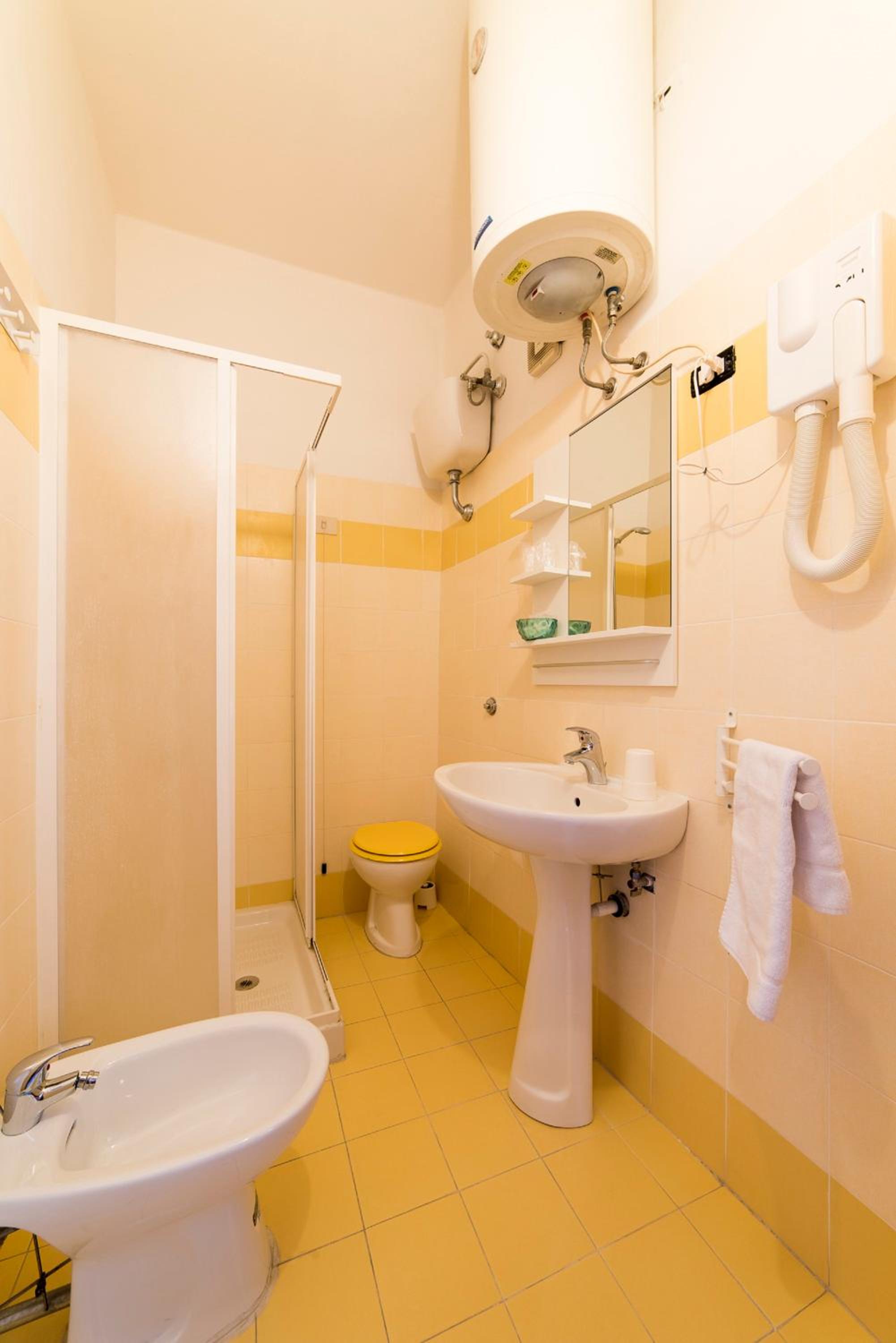 Double Room (Via Teobaldi, 2) - Photo 8