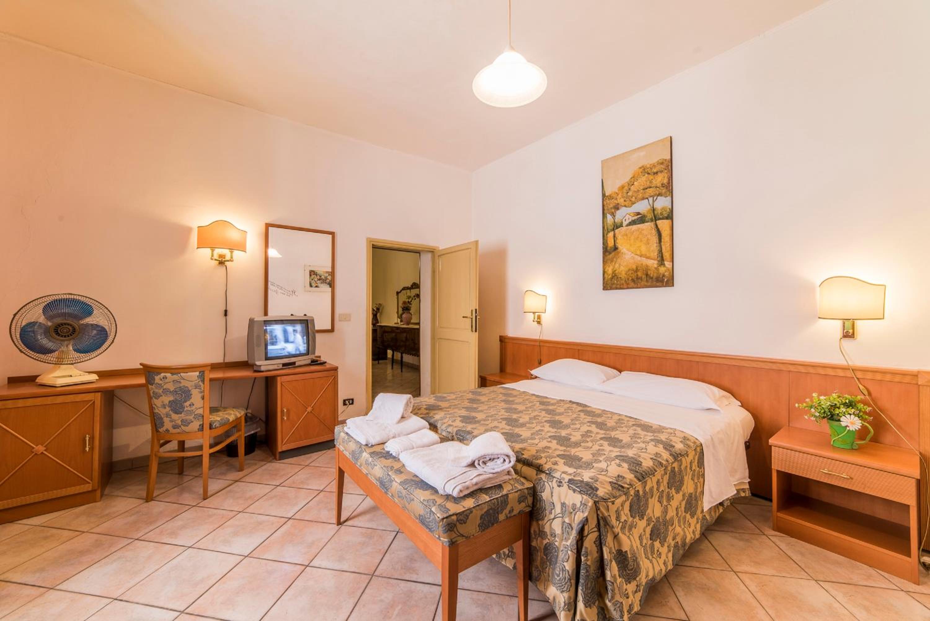 Double Room (Via Teobaldi, 2) - Photo 6
