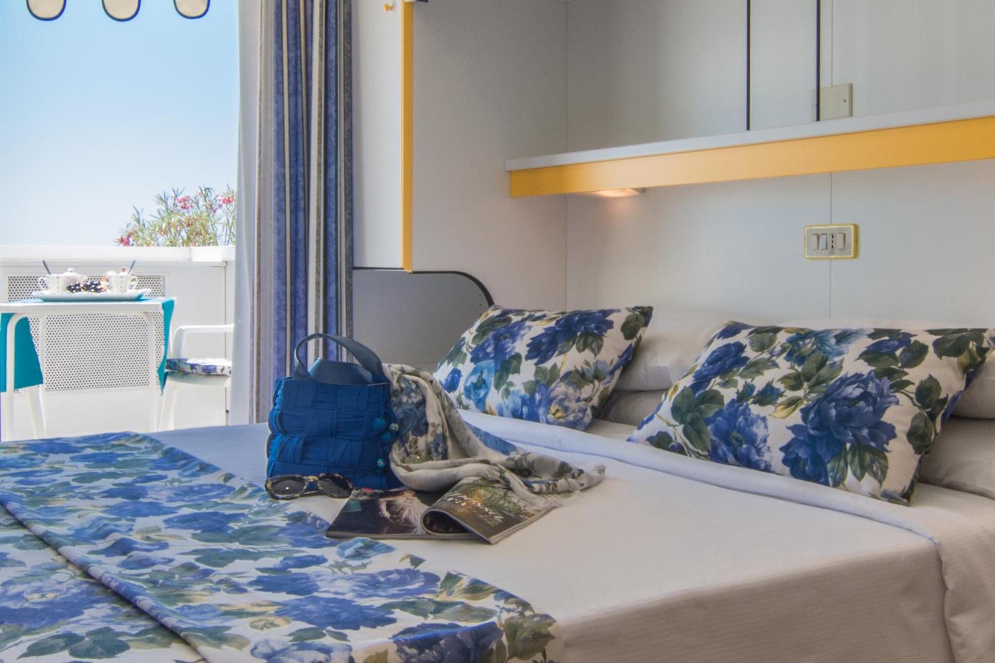 Junior Suite with Front Sea View - Photo 1