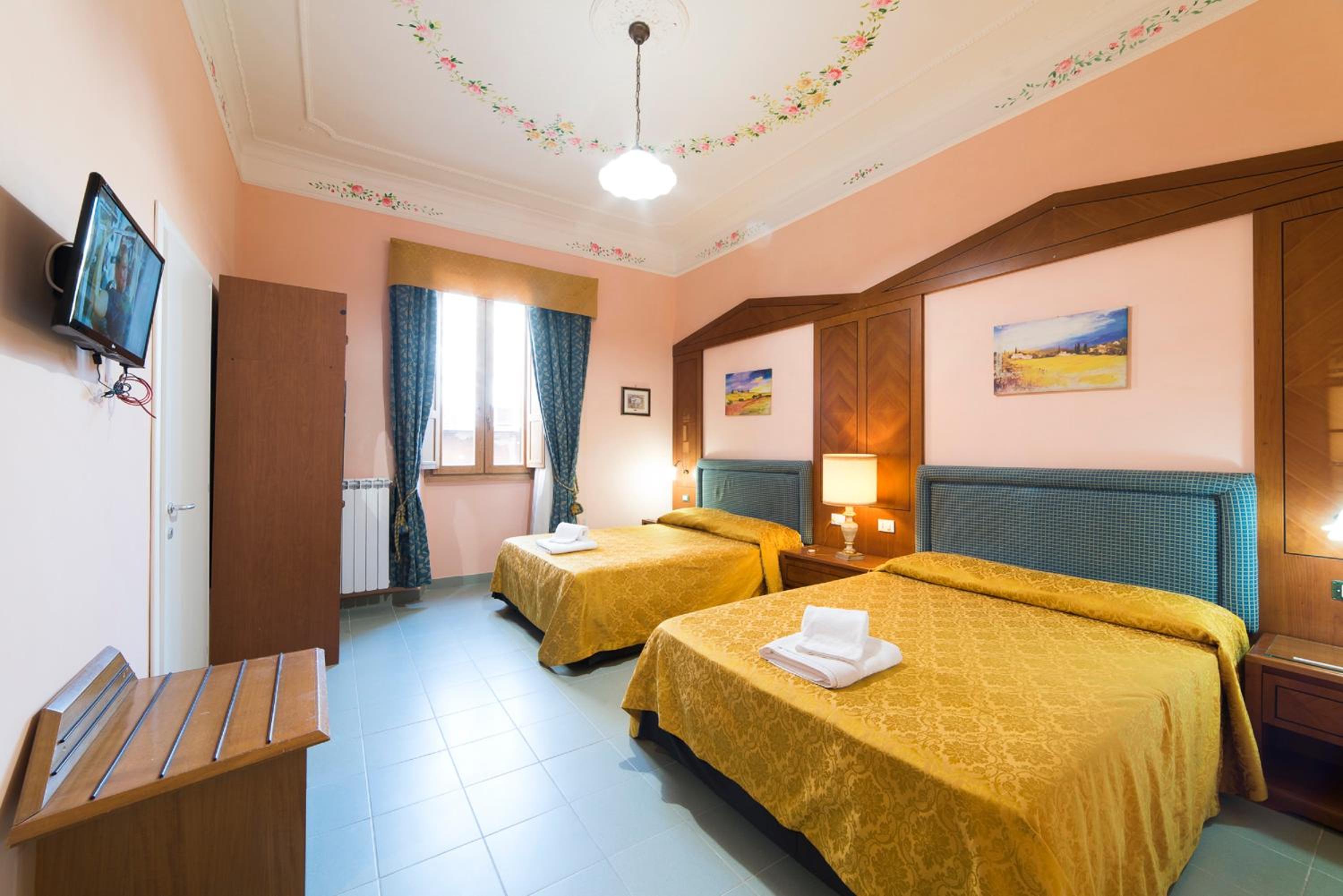 Deluxe Quadruple Room (Via Teobaldi, 2) - Photo 21
