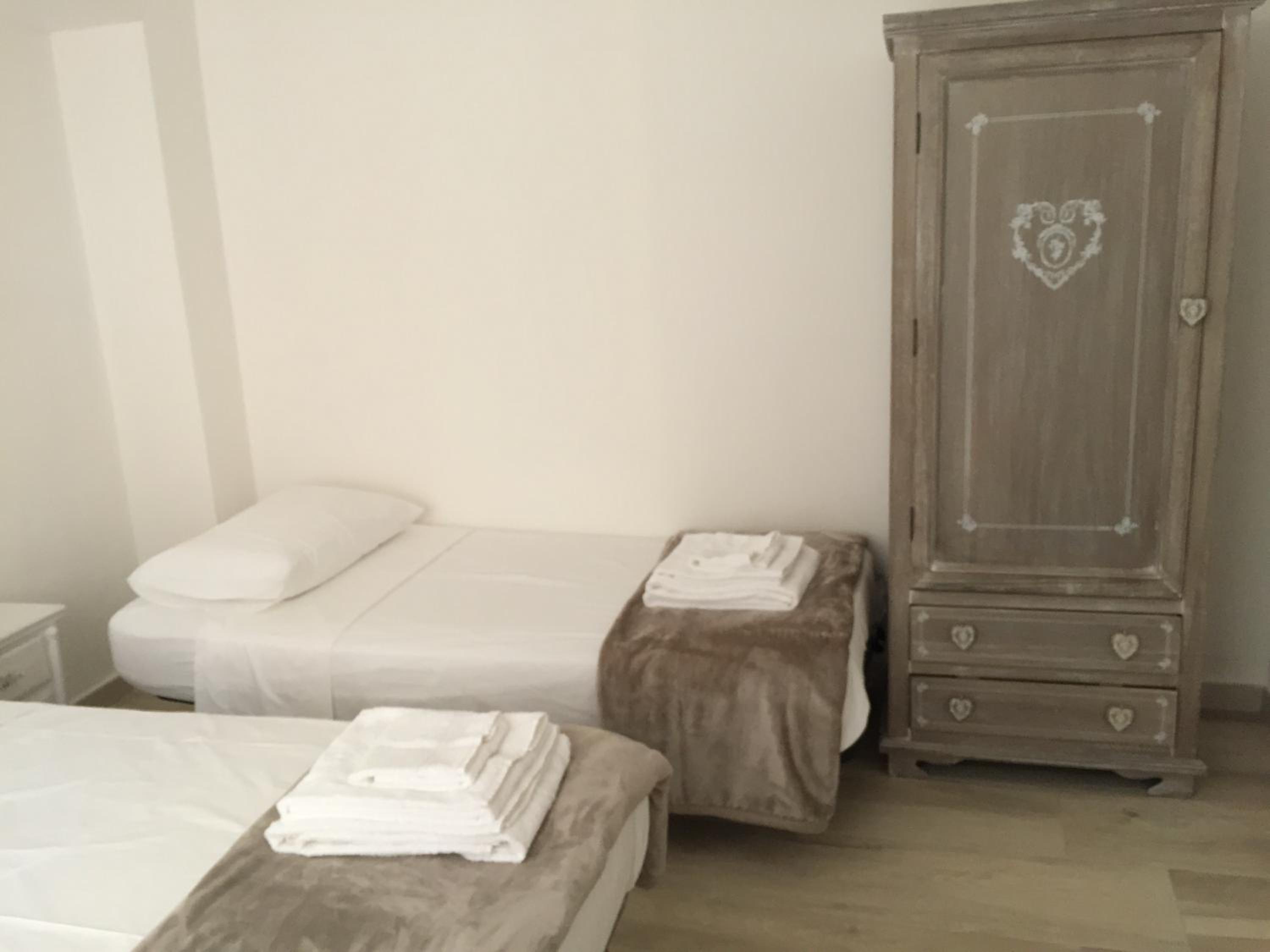 Double Room - Photo 1