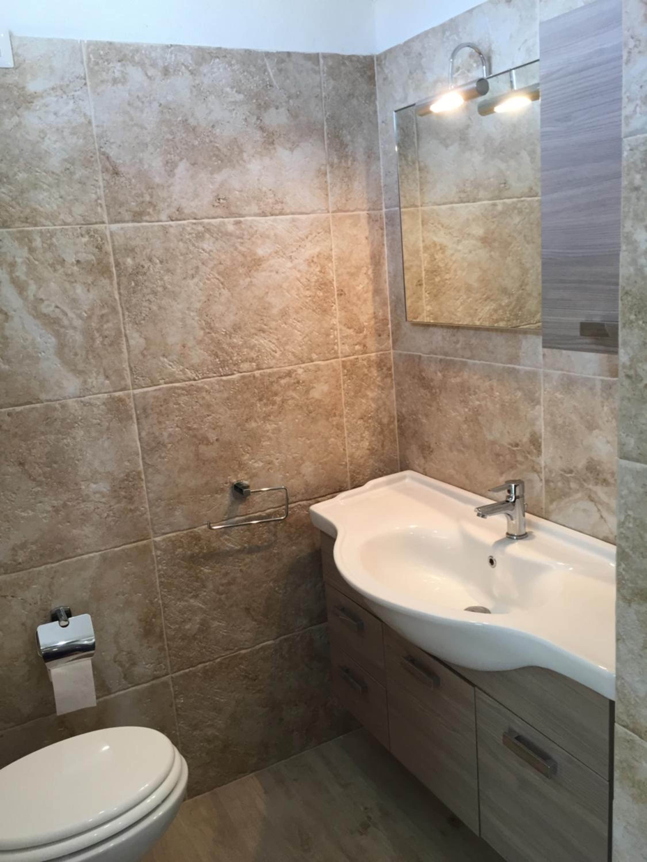 Family Room with Bathroom - Photo 4